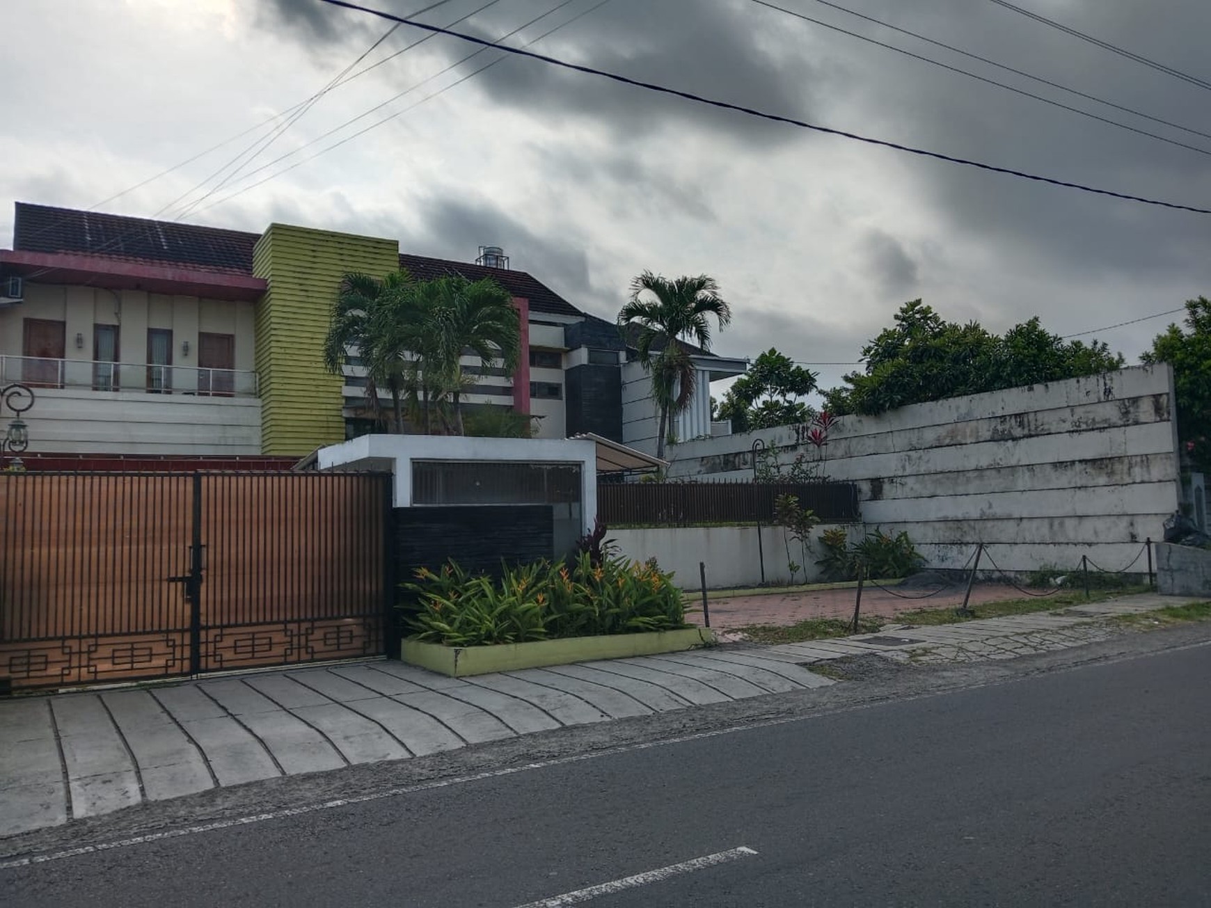 Rumah Tinggal Cocok Untuk Keluarga Besar dan Investasi Lokasi Strategis di Mlati Sleman 