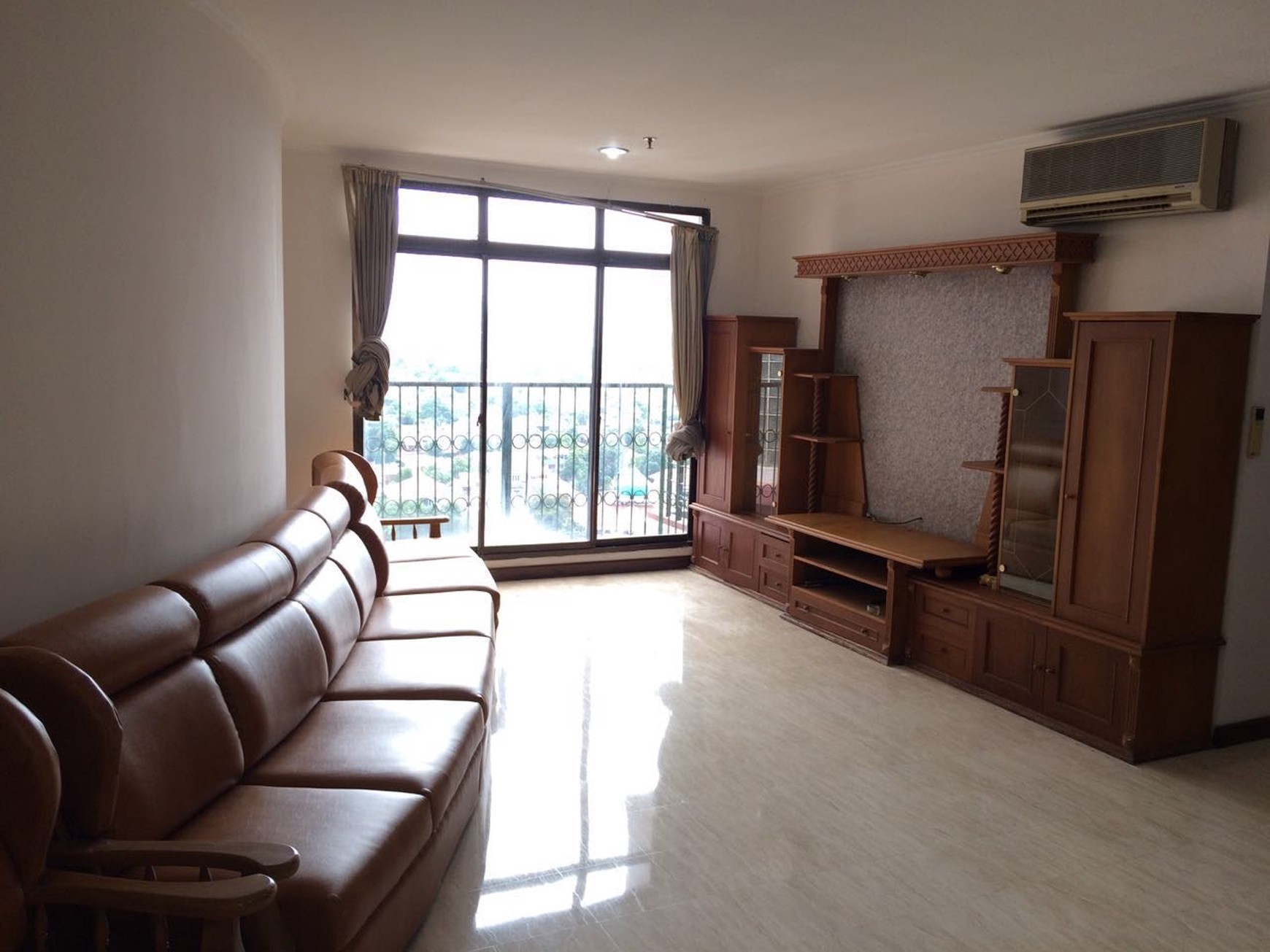 Apartemen Niaz Emerald di sekitar TB Simatung JakSel....