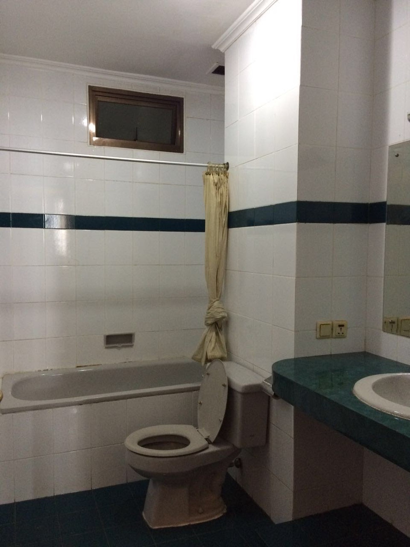 Apartemen Niaz Emerald di sekitar TB Simatung JakSel....