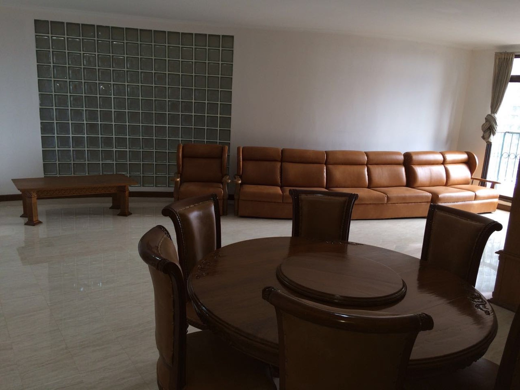 Apartemen Niaz Emerald di sekitar TB Simatung JakSel....