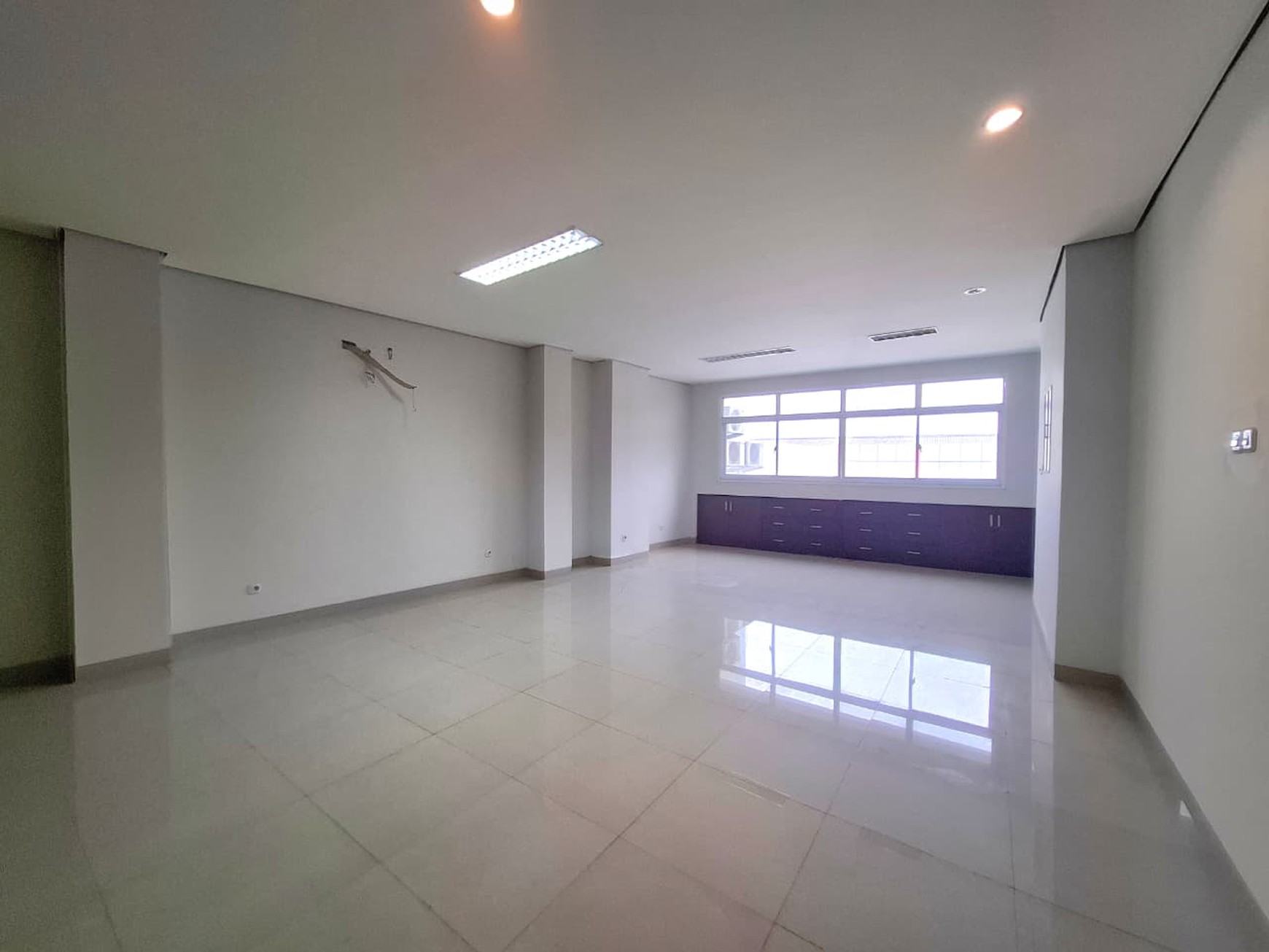 Gedung Kantor 5 lantai Jl Raya Jatinegara Barat