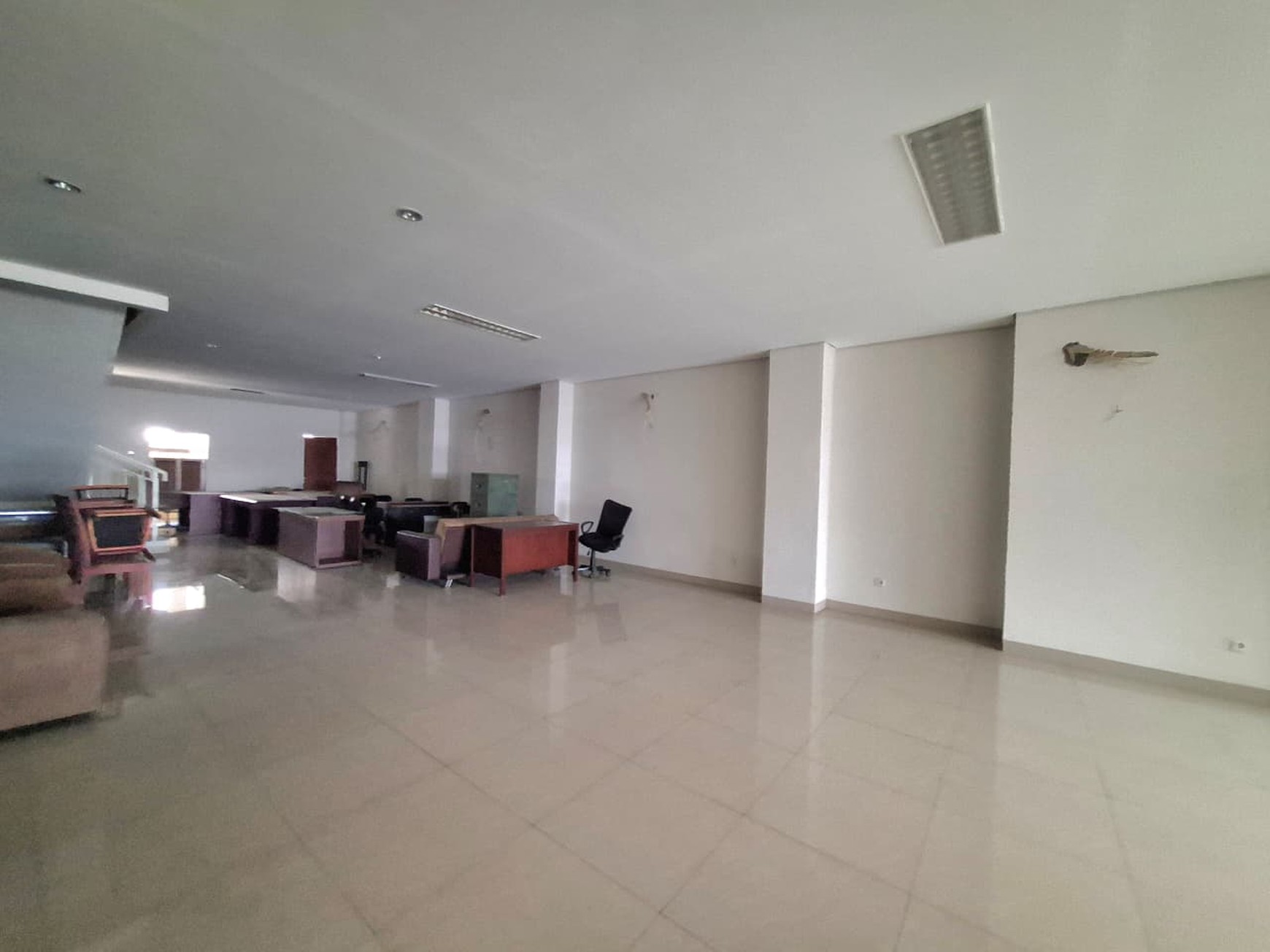 Gedung Kantor 5 lantai Jl Raya Jatinegara Barat