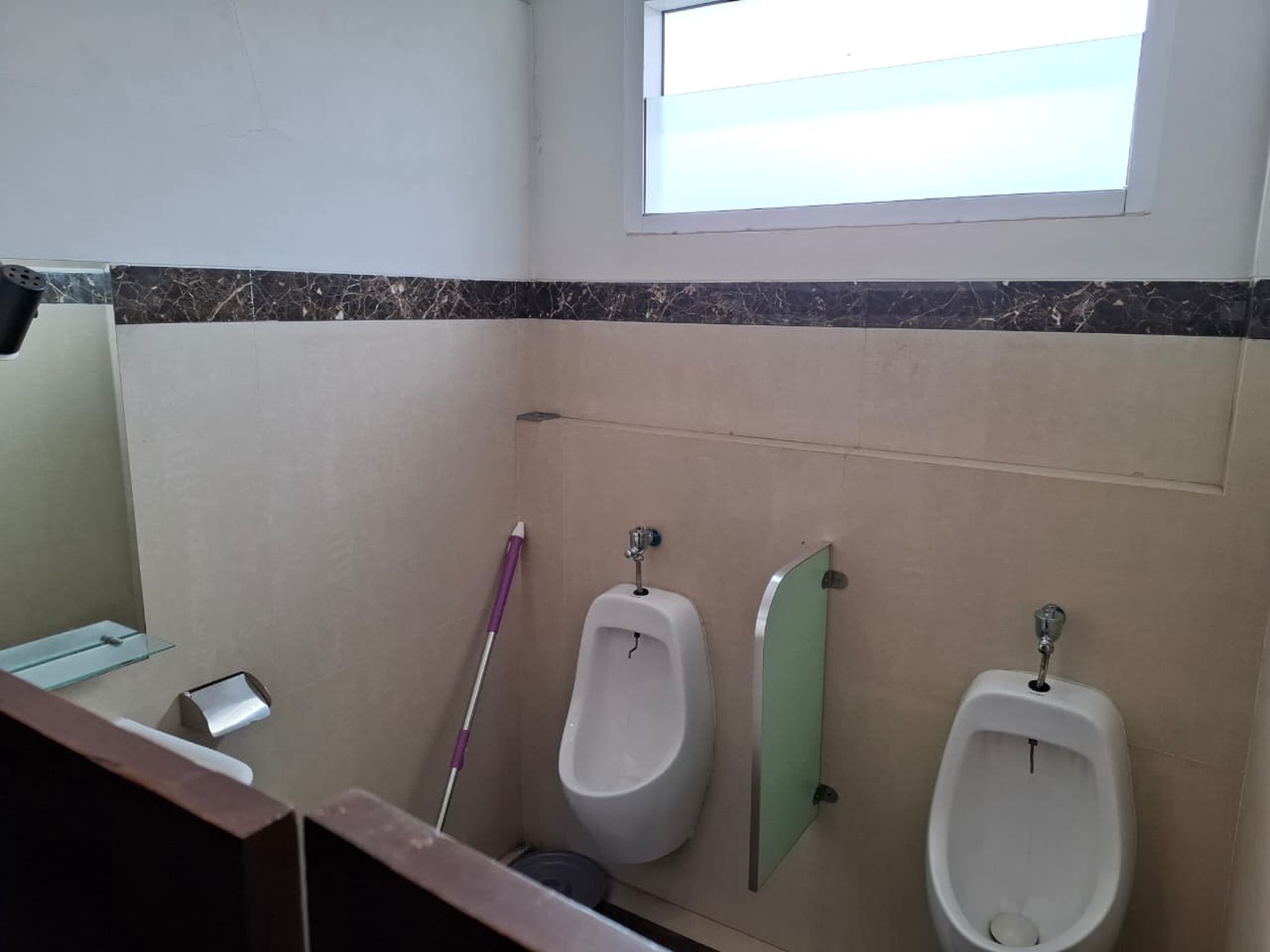 Gedung Kantor 5 lantai Jl Raya Jatinegara Barat