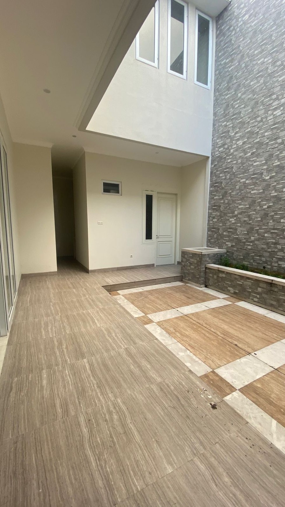 Rumah Mewah Dalam Perumahan Senopati Residence Dekat Akmil Magelang Jawa Tengah
