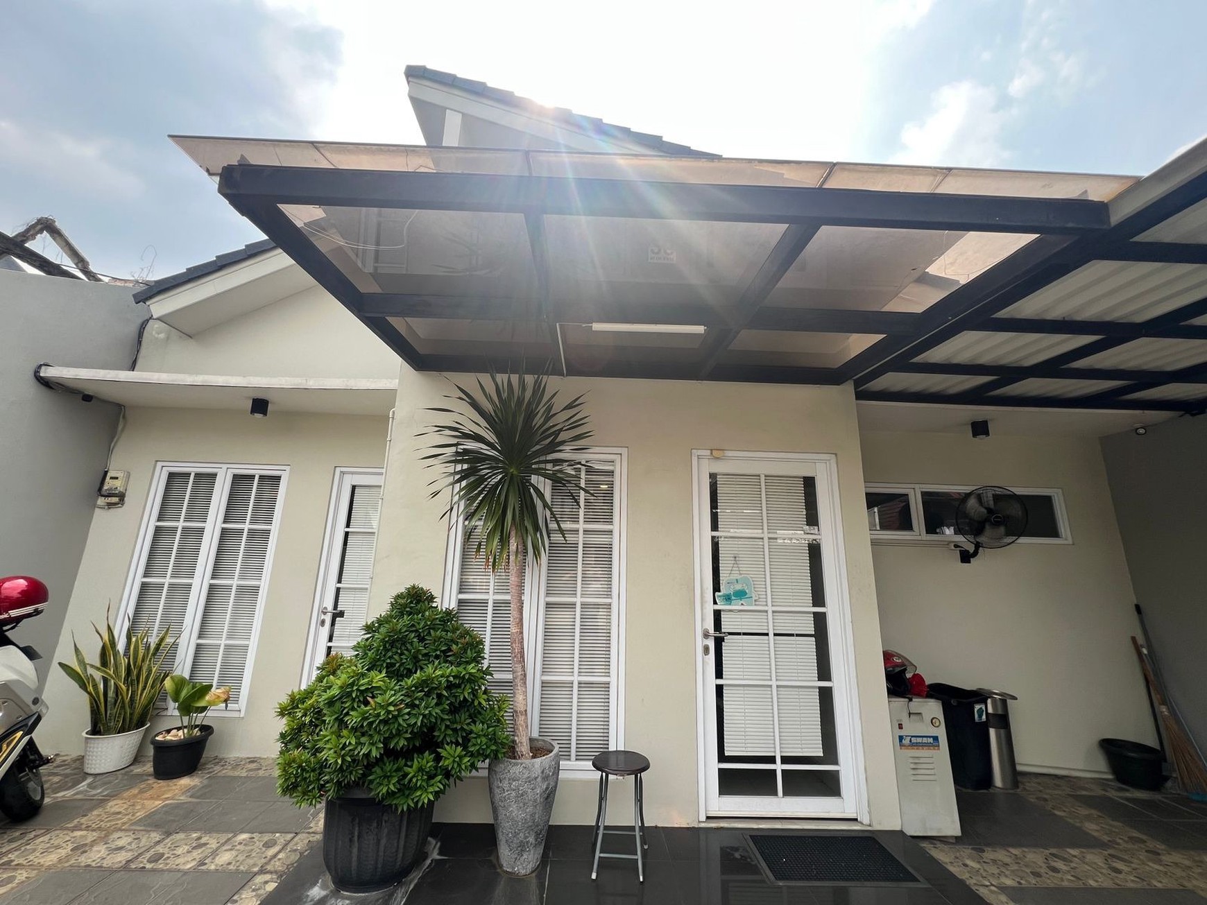 Rumah strategis,dekat kampus STAN di Bintaro Jaya 5