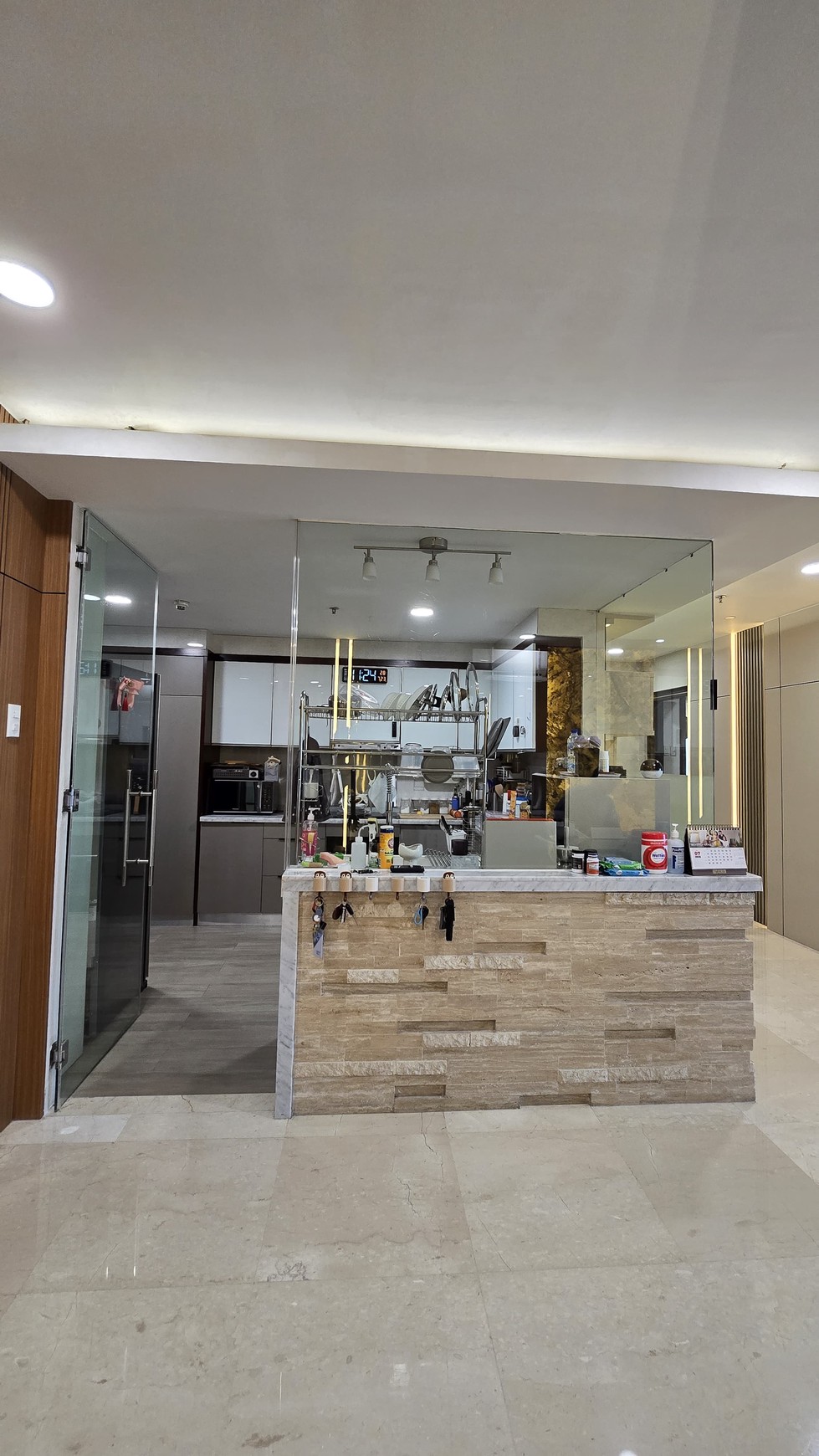 Dijual Apartemen Somerset Permata Berlian , 3BR , Well Maintained