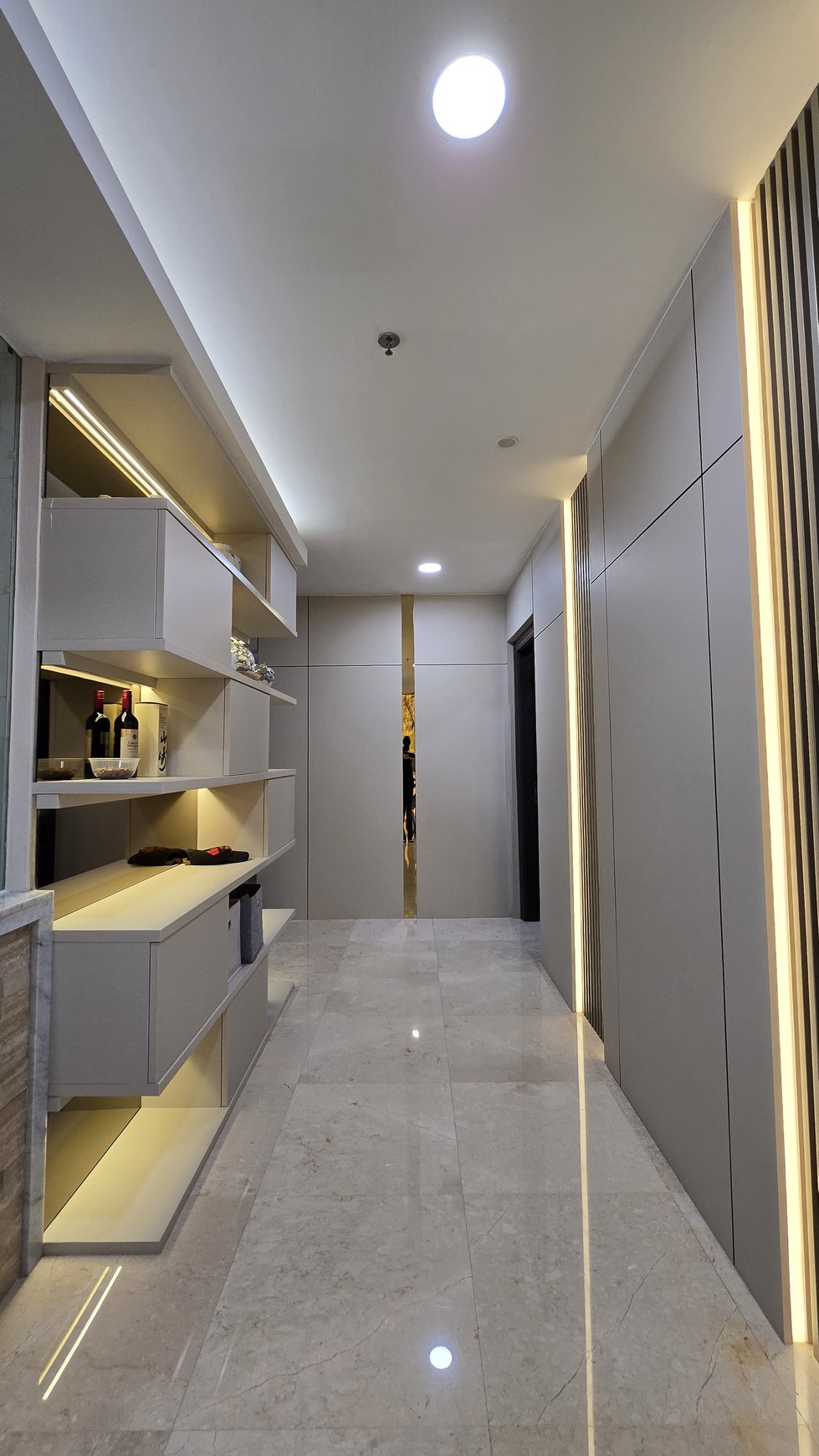 Dijual Apartemen Somerset Permata Berlian , 3BR , Well Maintained