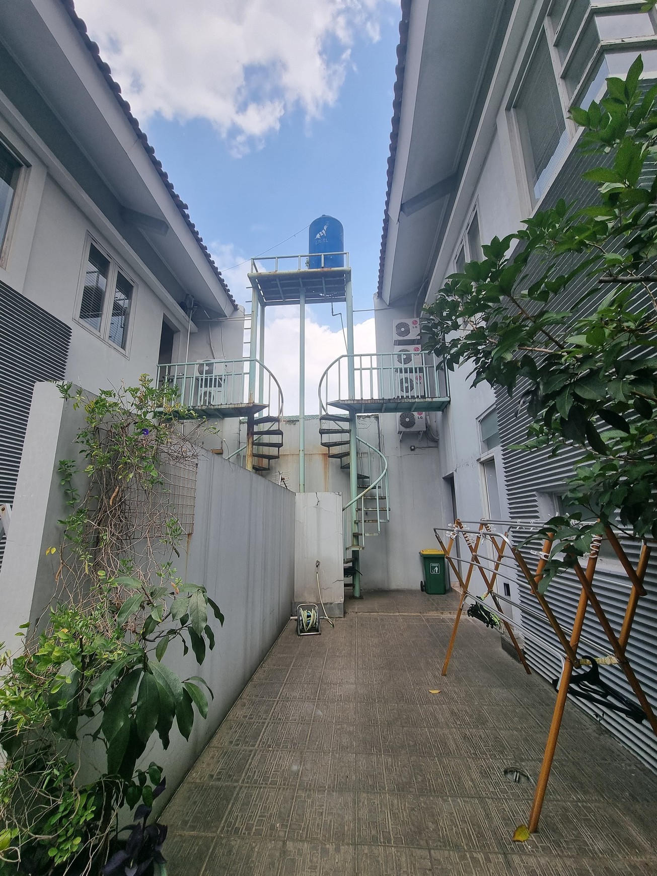 Dijual 4 Unit Townhouse, Menteng