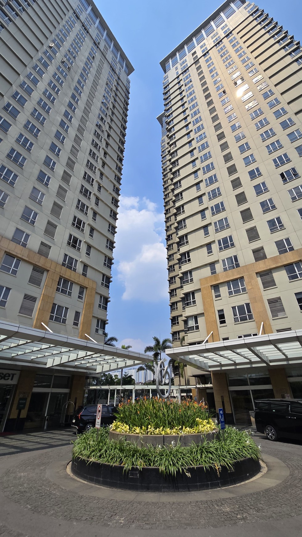 Dijual Apartemen Somerset Permata Berlian , 3BR , Well Maintained