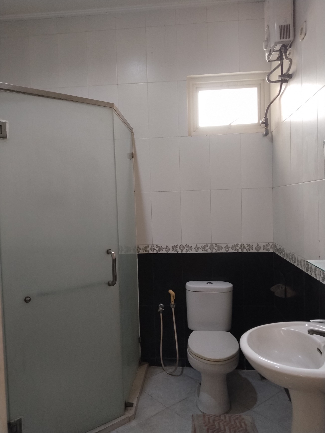 Rumah dijual cepat pinggir jalan cocok untuk usaha Rp 4,5 M nego Delta Sari Indah Sidoarjo