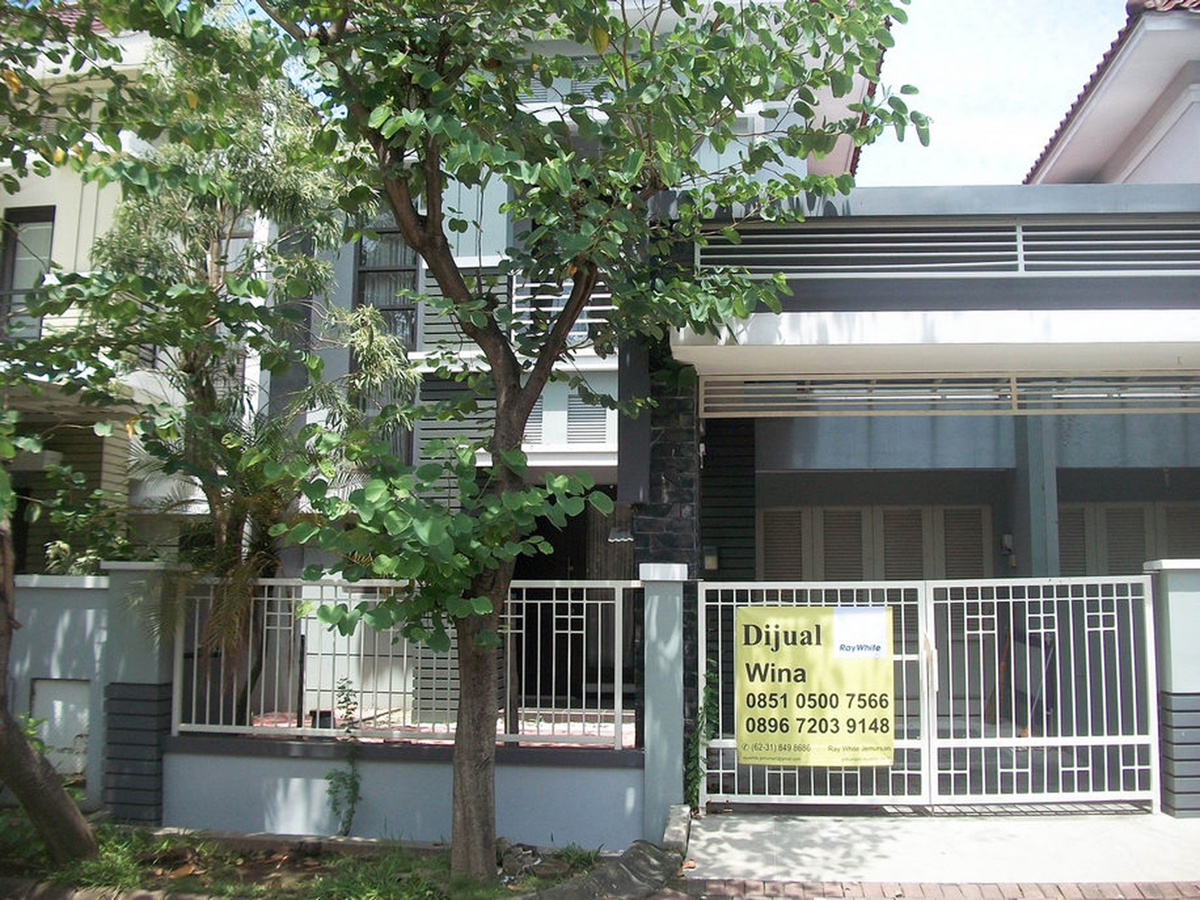 Rumah di Central Park A. Yani Surabaya Selatan, Minimalis, 2 Lantai, SIAP HUNI !!! - WNA -