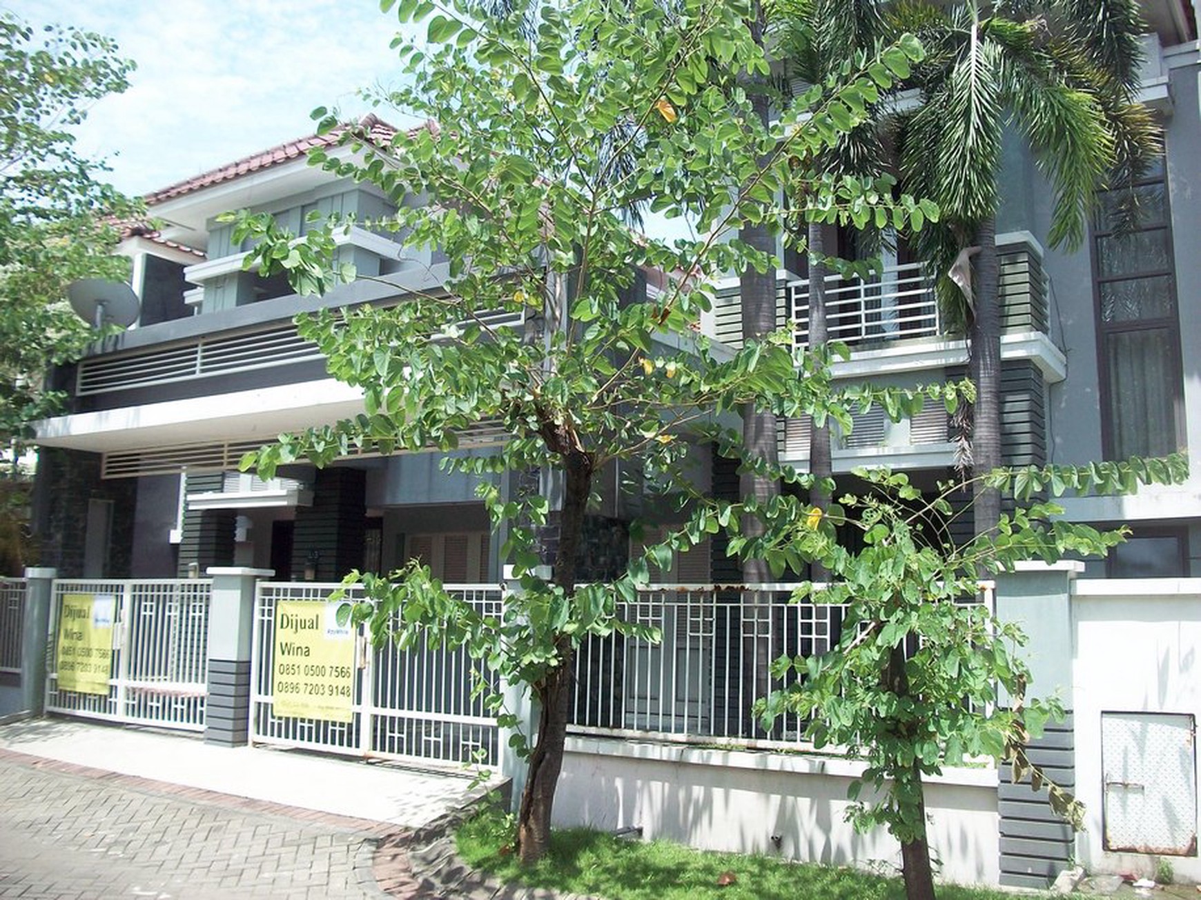 Rumah di Central Park A. Yani Surabaya Selatan, Minimalis, 2 Lantai, SIAP HUNI !!! - WNA -