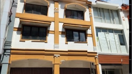 Disewakan Ruko 3 lantai di Raya Darmo Permai Surabaya