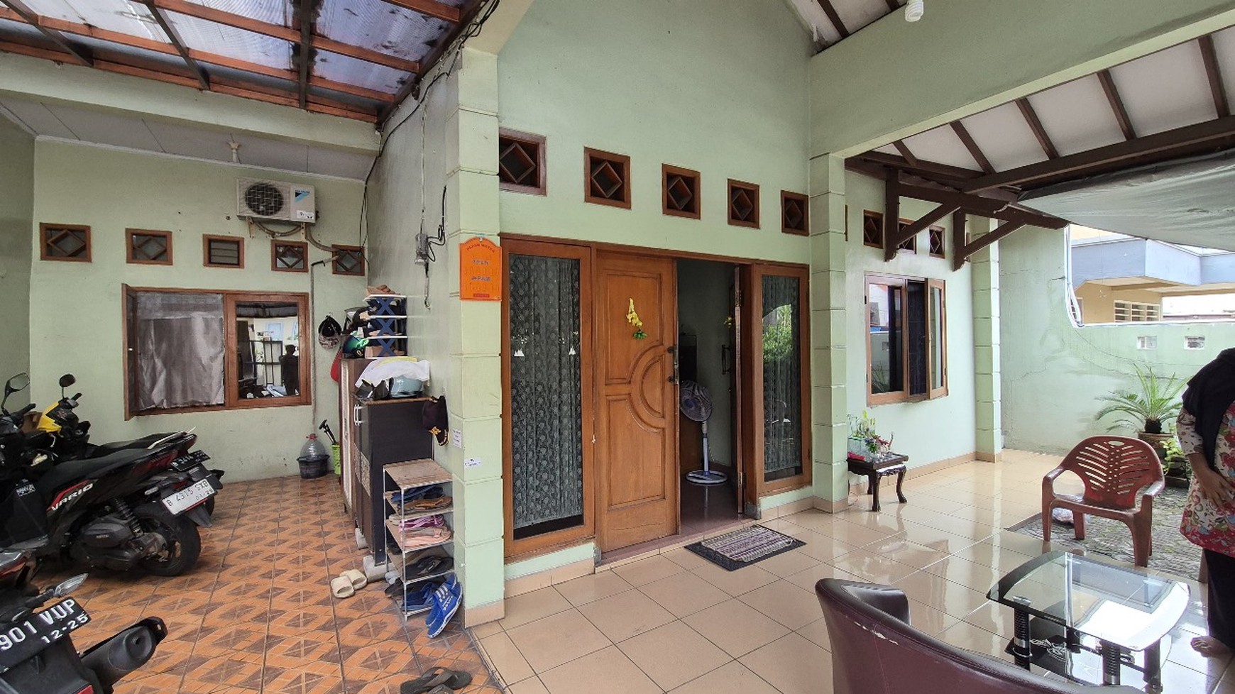 Komplek Larangan Indah Jl Teratai, Kota Tangerang Dekat Halte Trans Jakarta Puri Beta 1