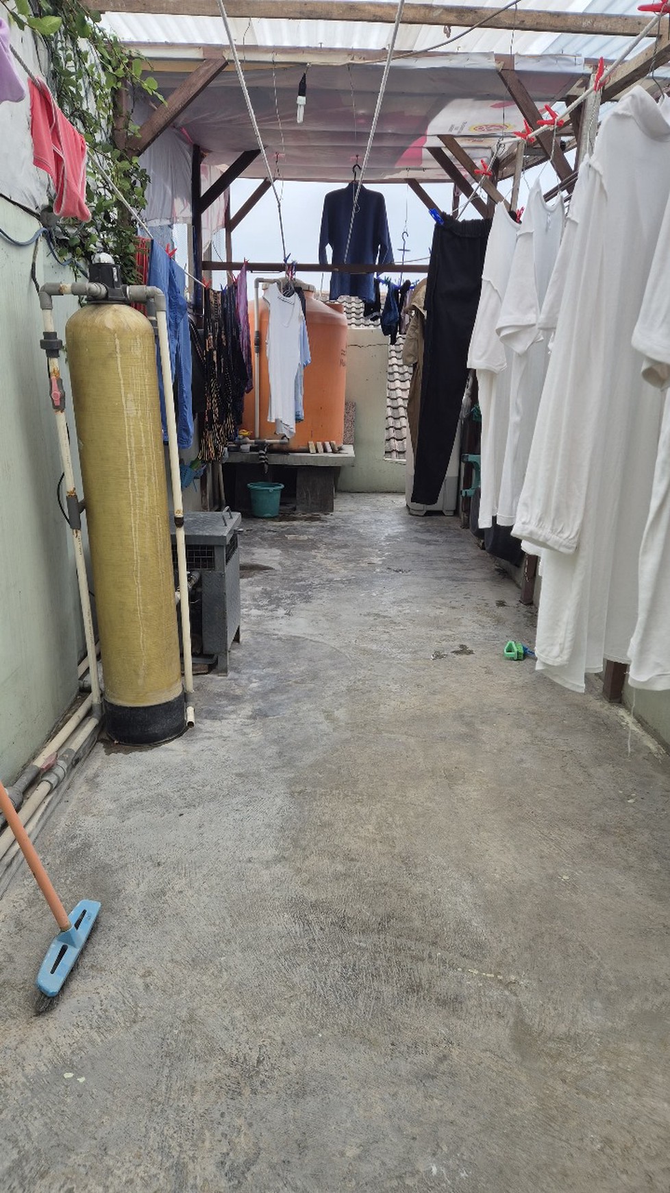 Komplek Larangan Indah Jl Teratai, Kota Tangerang Dekat Halte Trans Jakarta Puri Beta 1