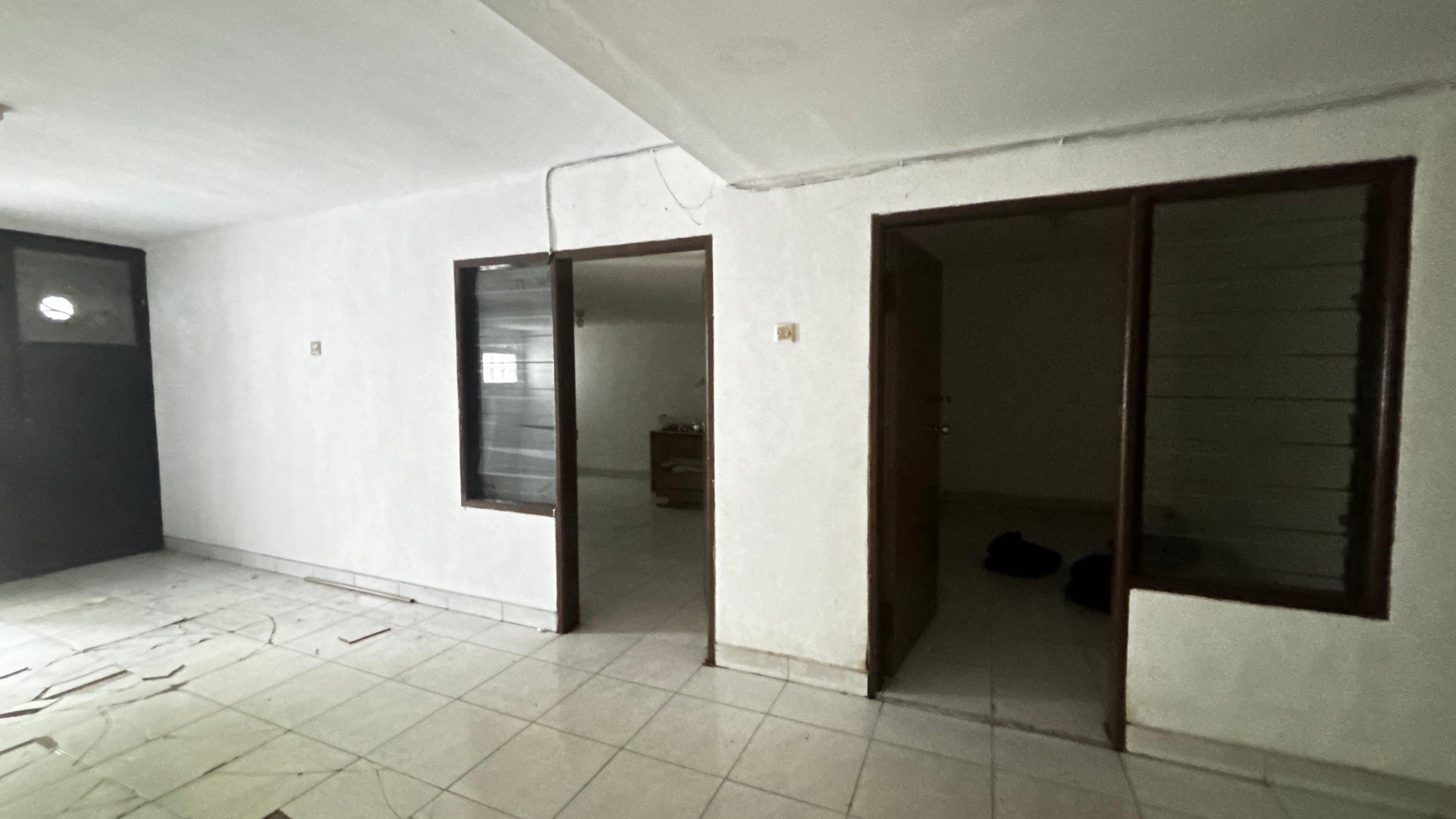 Rumah Putih di Cluster PIK Kapuk Muara, dekat Singapore School