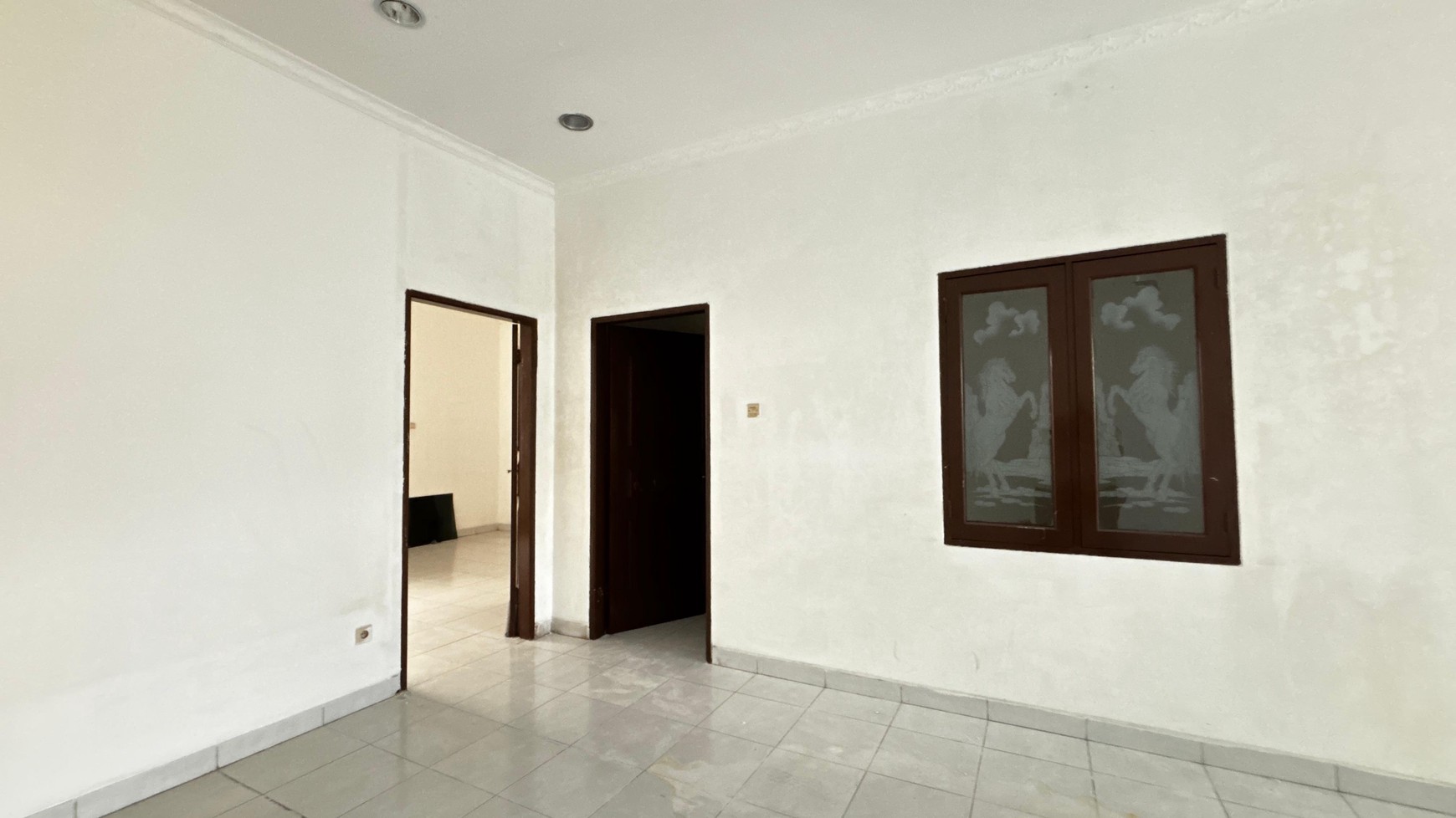 Rumah Putih di Cluster PIK Kapuk Muara, dekat Singapore School