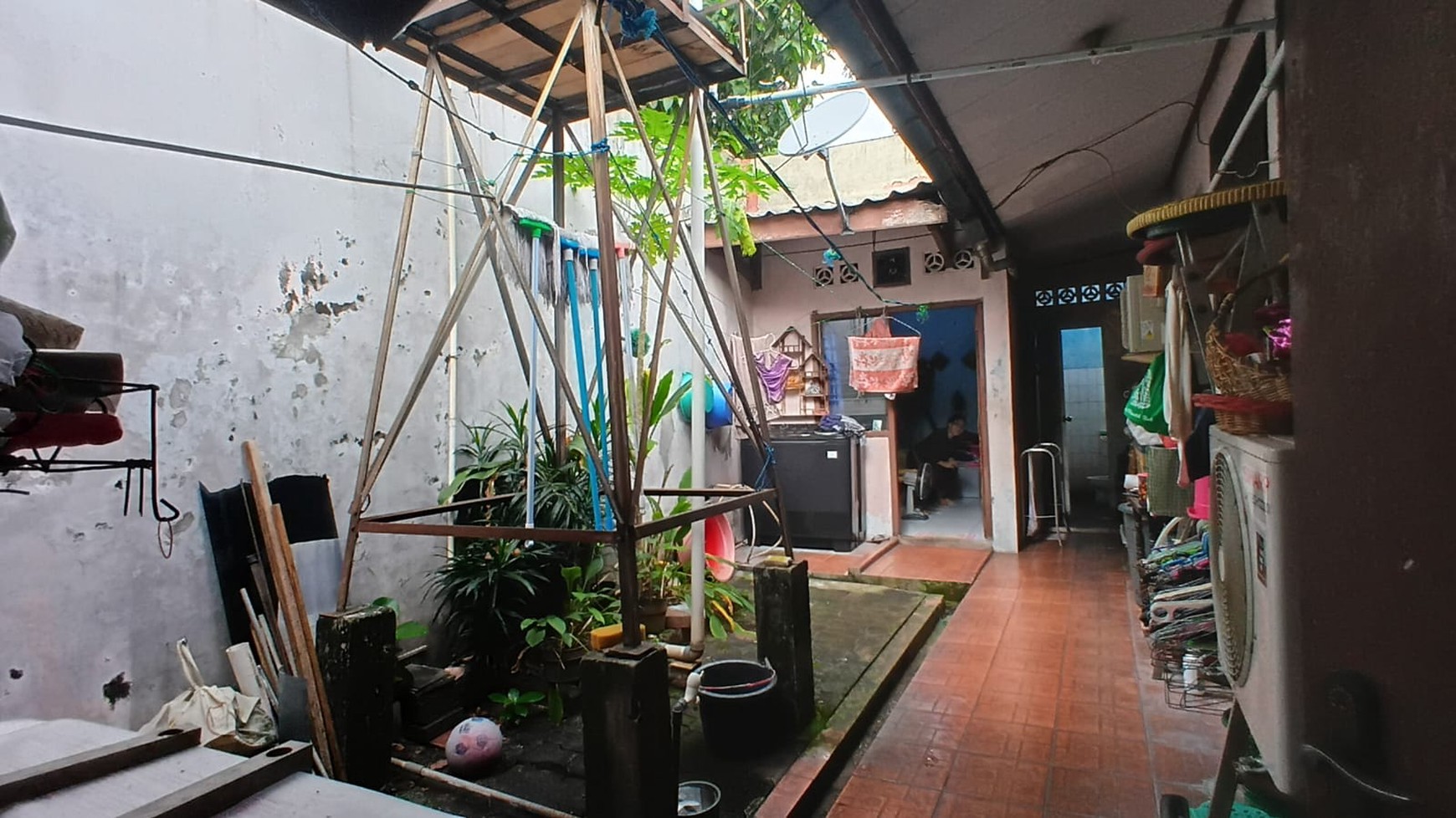 Rumah Luas 1 Lantai Siap Huni di Batu Ampar, Jakarta Timur - Akses Toll & LRT