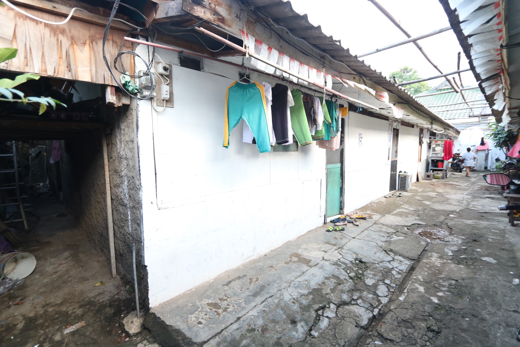 RUMAH NYAMAN STRATEGIS DEKAT MRT DENGAN KONTRAKAN 22 PINTU LEBAK BULUS CILANDAK