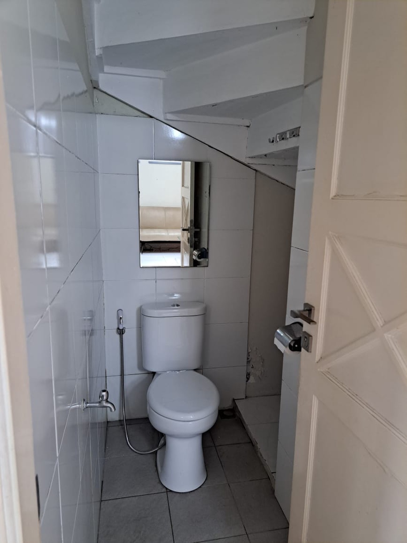 Dijual Cepat Rumah keamanan 24 jam,jalan lebar di Bintaro Jaya 9