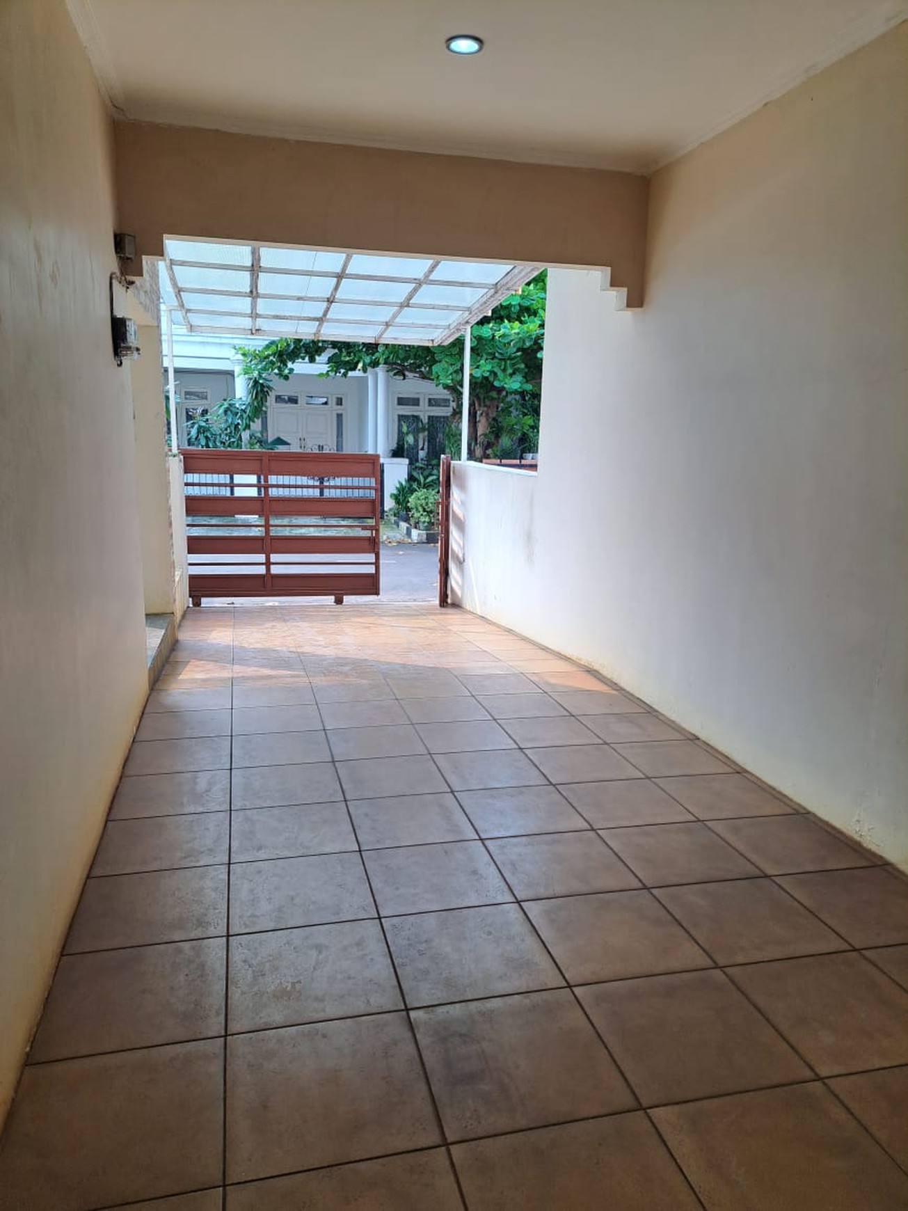 Dijual Cepat Rumah keamanan 24 jam,jalan lebar di Bintaro Jaya 9