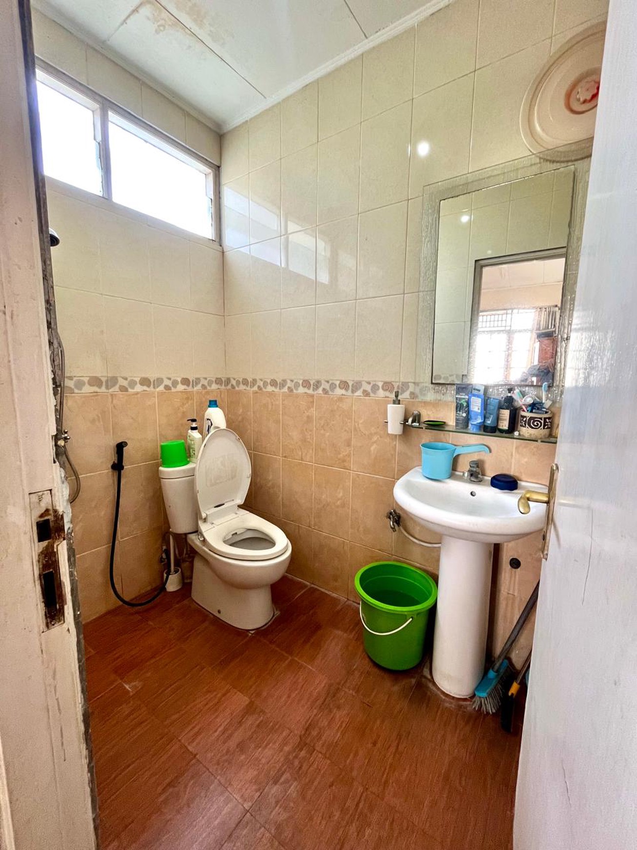 RUmah 2 lantai, lokasi strategis di Bintaro Sektor 9