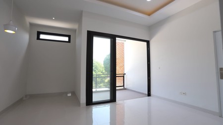 Dijual Cepat Rumah dalam cluster,jalan lebar di Graha Raya