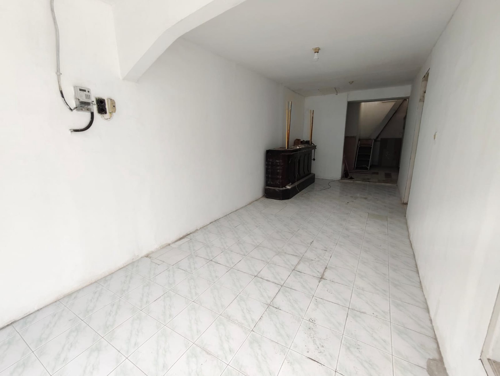 MURAH Rp.600 Juta-an  Dijual Rumah Darmo Indah Selatan - Darmo Permai - Tandes Area Surabaya Barat - Baru Renov Cantik 3 Kamar Tidur - SHM