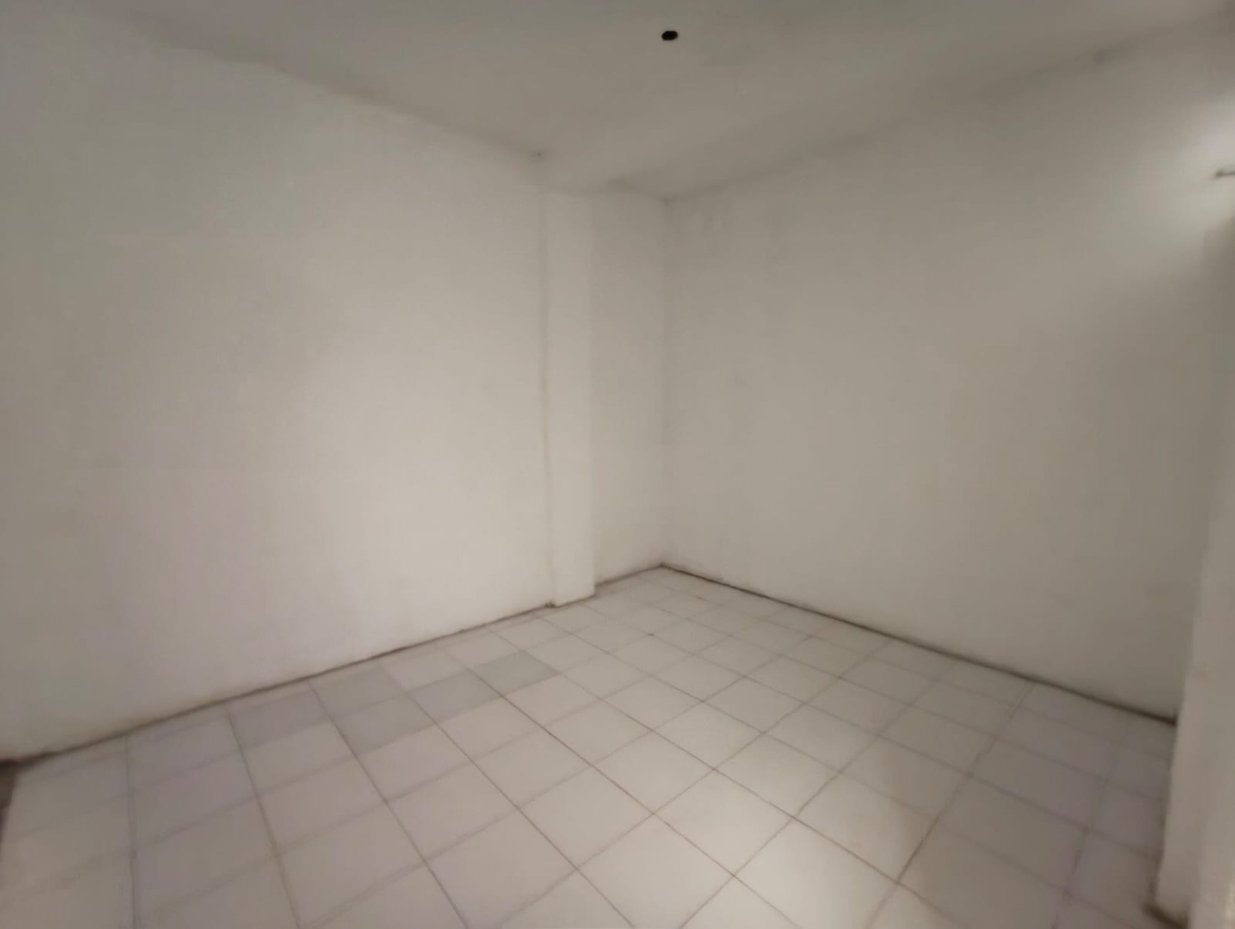 MURAH Rp.600 Juta-an  Dijual Rumah Darmo Indah Selatan - Darmo Permai - Tandes Area Surabaya Barat - Baru Renov Cantik 3 Kamar Tidur - SHM