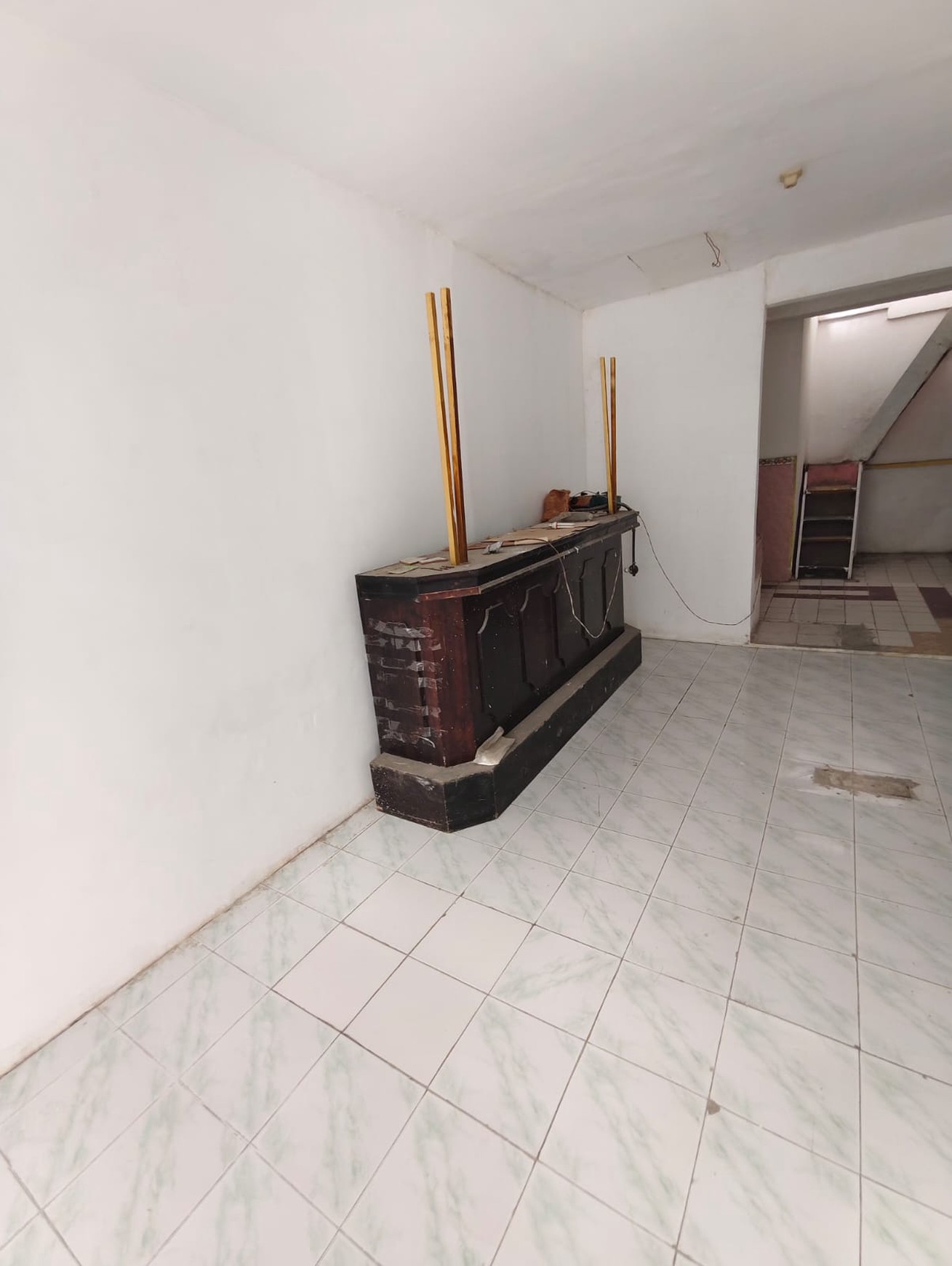 MURAH Rp.600 Juta-an  Dijual Rumah Darmo Indah Selatan - Darmo Permai - Tandes Area Surabaya Barat - Baru Renov Cantik 3 Kamar Tidur - SHM