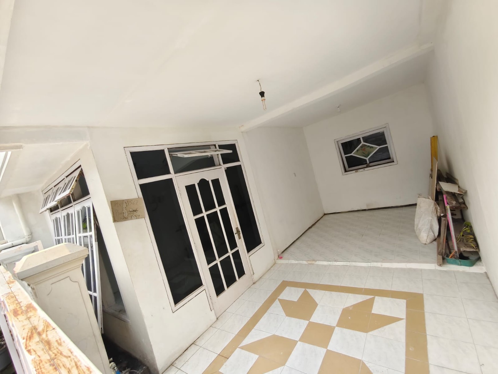 MURAH Rp.600 Juta-an  Dijual Rumah Darmo Indah Selatan - Darmo Permai - Tandes Area Surabaya Barat - Baru Renov Cantik 3 Kamar Tidur - SHM