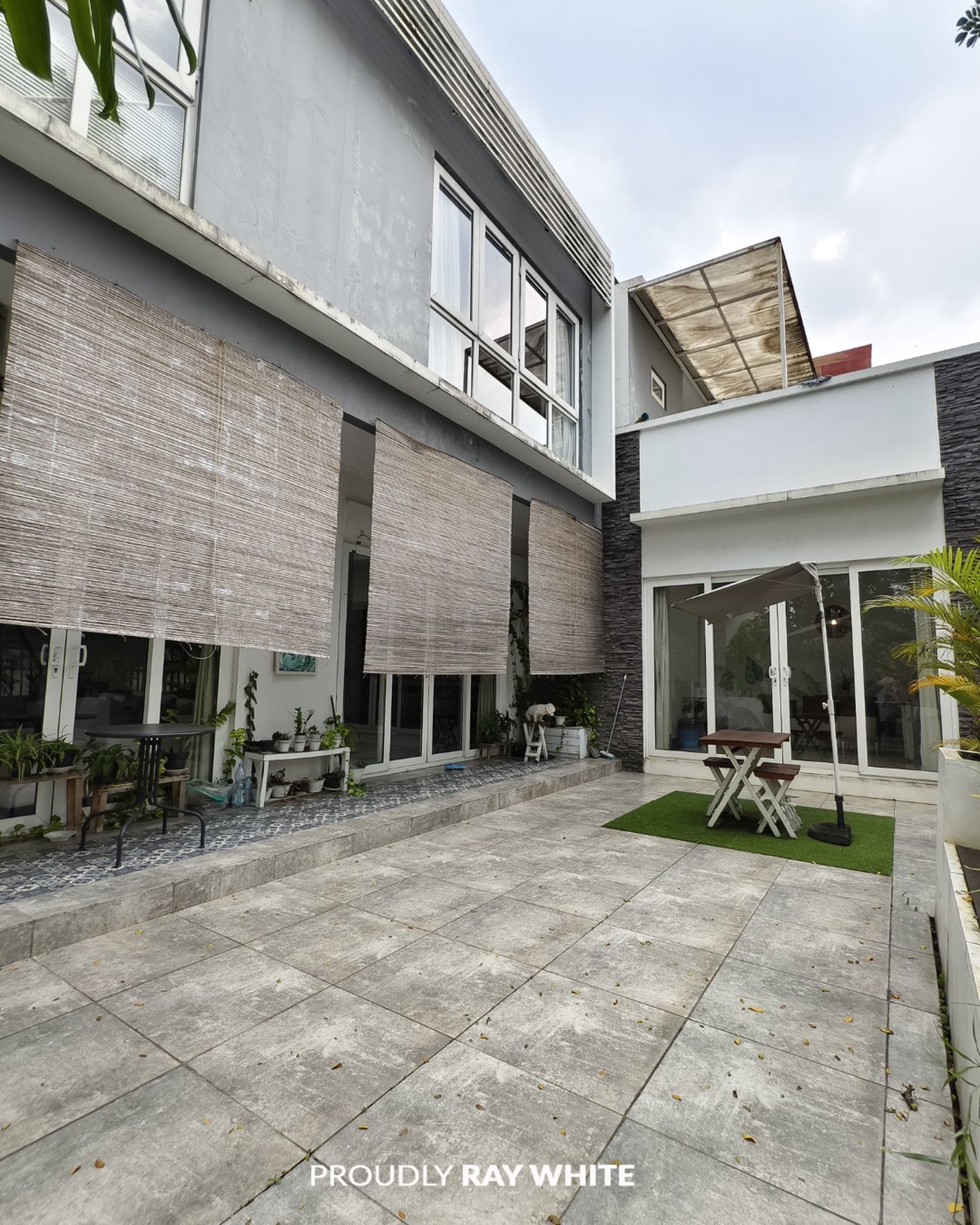 Rumah Depan Taman Luas, The Icon Ritzone BSD CITY dekat AEON Mall
