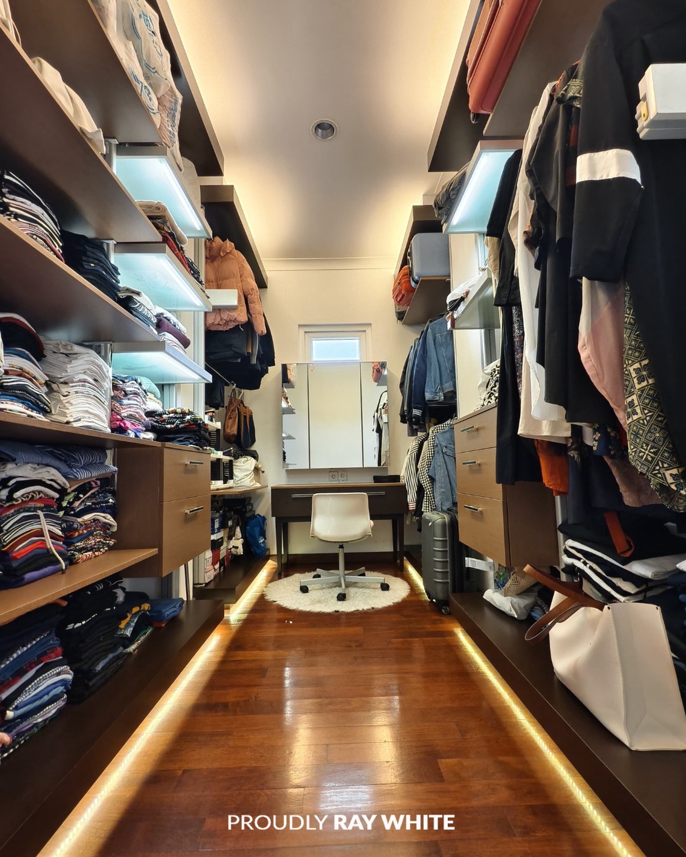 Rumah Depan Taman Luas, The Icon Ritzone BSD CITY dekat AEON Mall