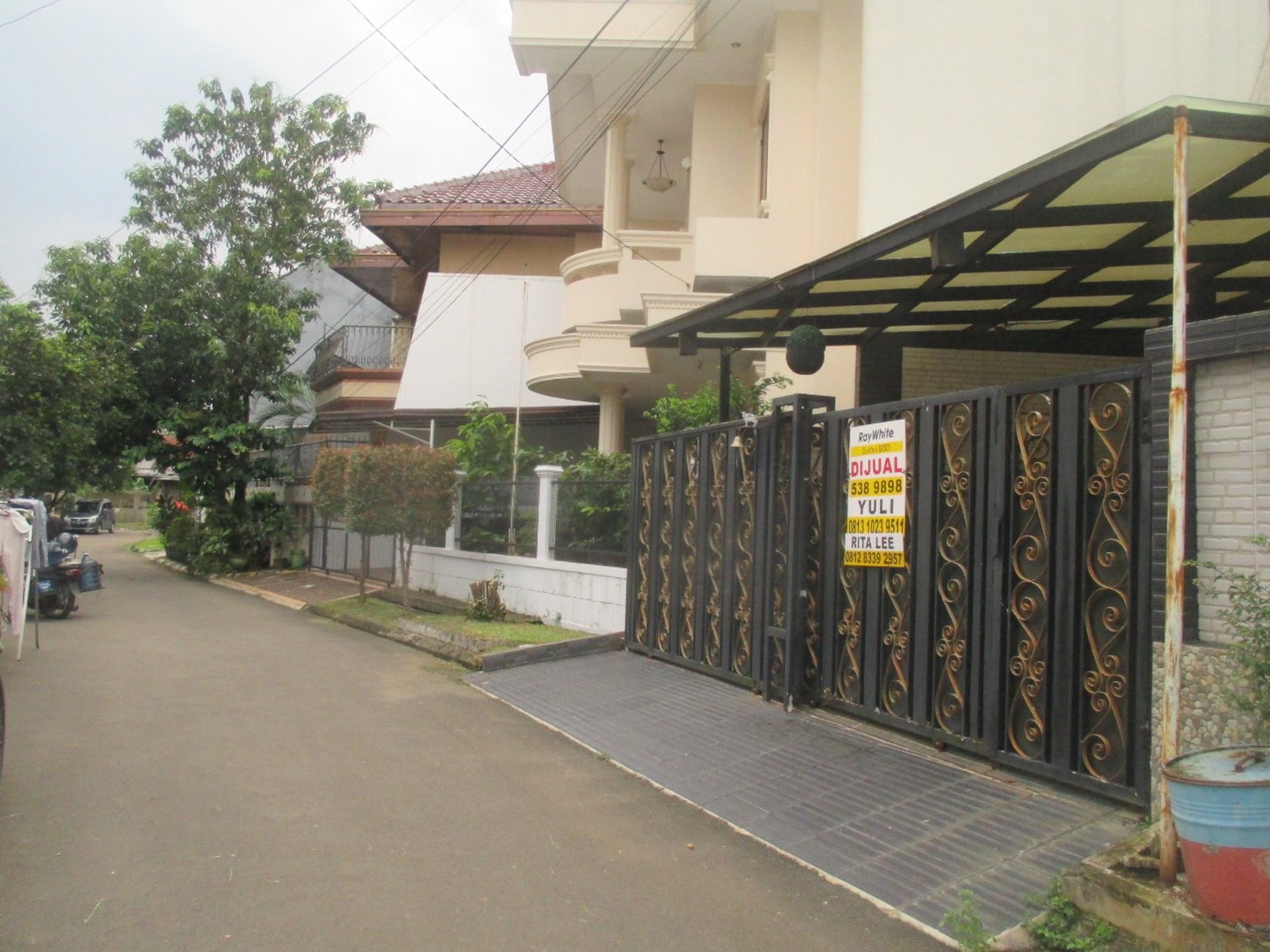 Dijual Rumah Bagus 2 Lantai, Villa Melati Mas, Sudah Renov, Bebas Banjir