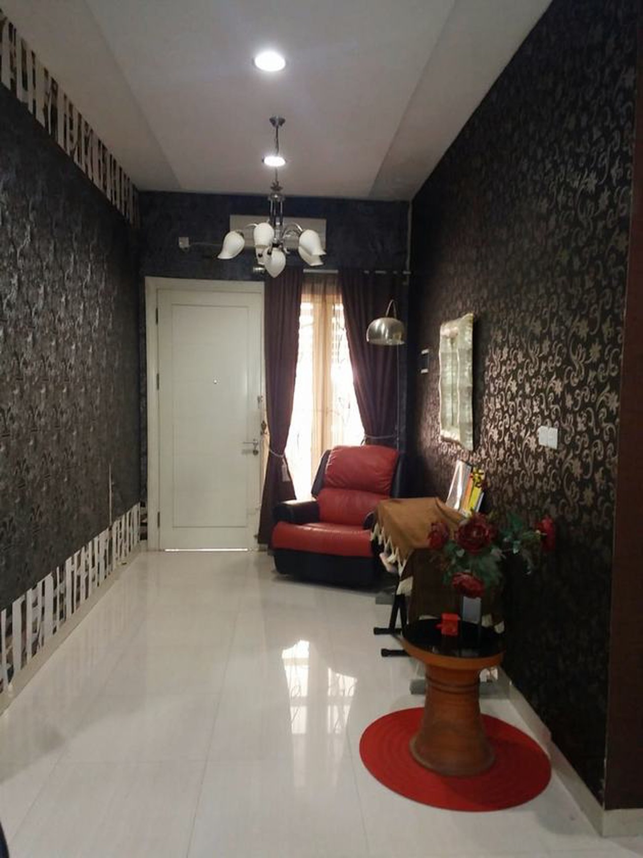 Dijual Rumah Bagus 2 Lantai, Villa Melati Mas, Sudah Renov, Bebas Banjir