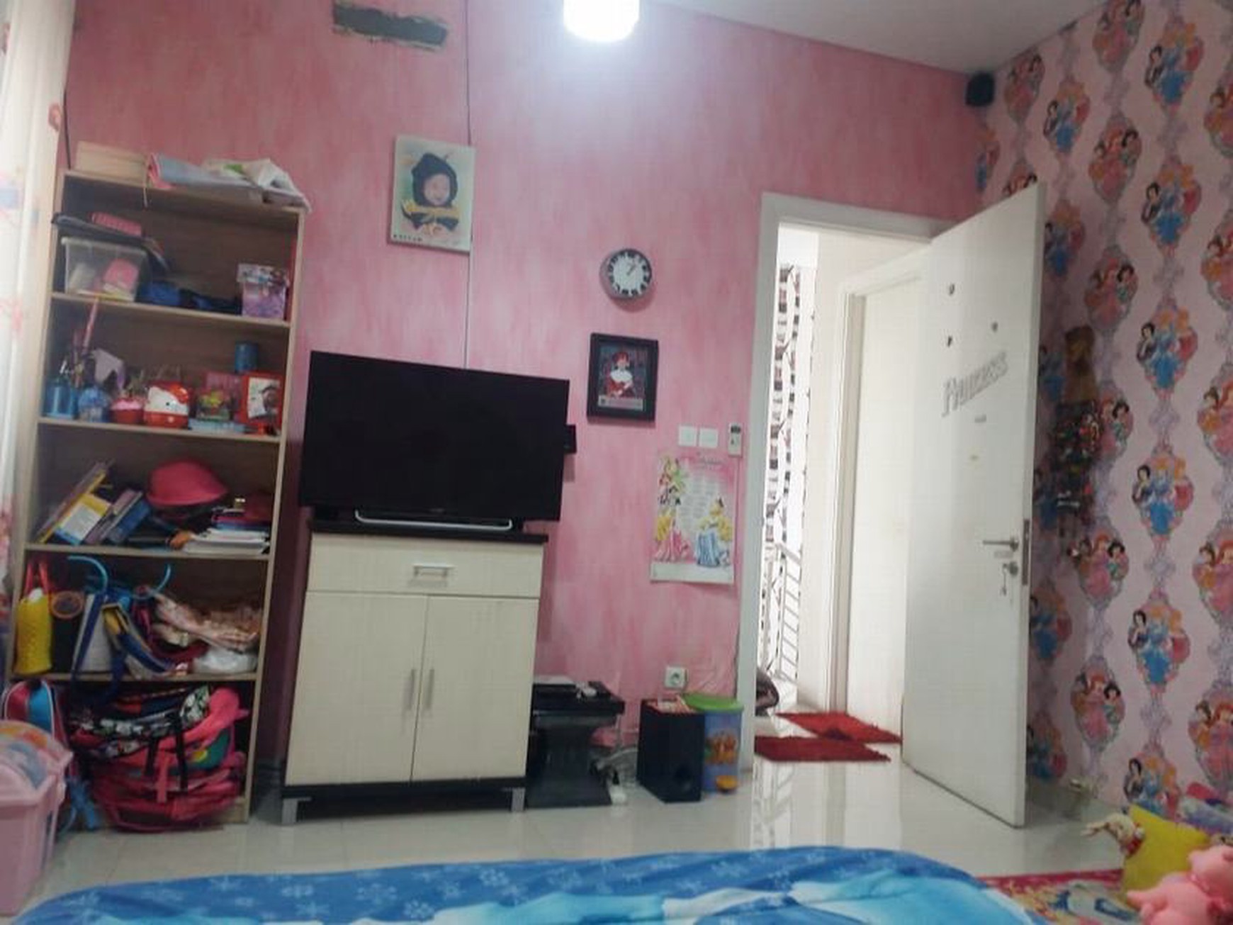 Dijual Rumah Bagus 2 Lantai, Villa Melati Mas, Sudah Renov, Bebas Banjir