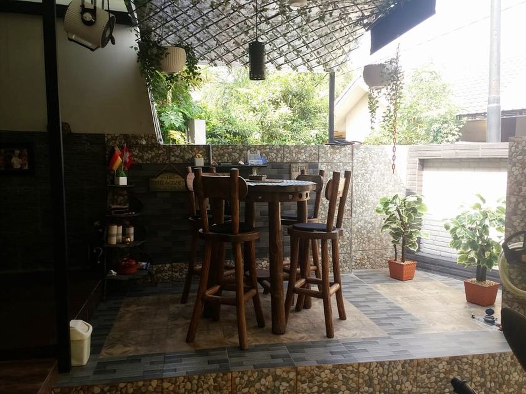 Dijual Rumah Bagus 2 Lantai, Villa Melati Mas, Sudah Renov, Bebas Banjir