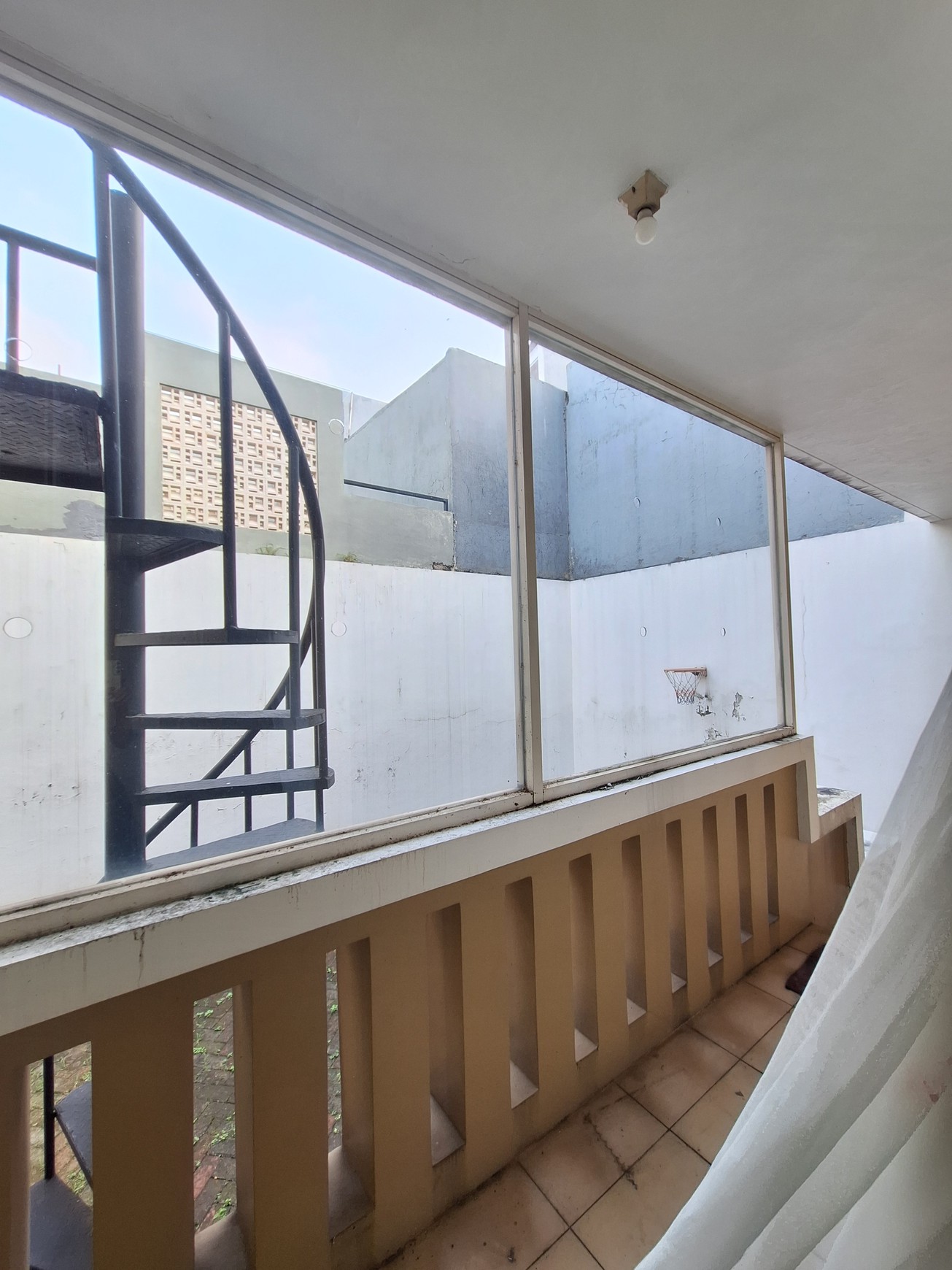 Disewa Rumah Furnished, Residence One Serpong Tangerang Satan, Selangkah ke Binus Internasional School, Rapih, Siap Huni