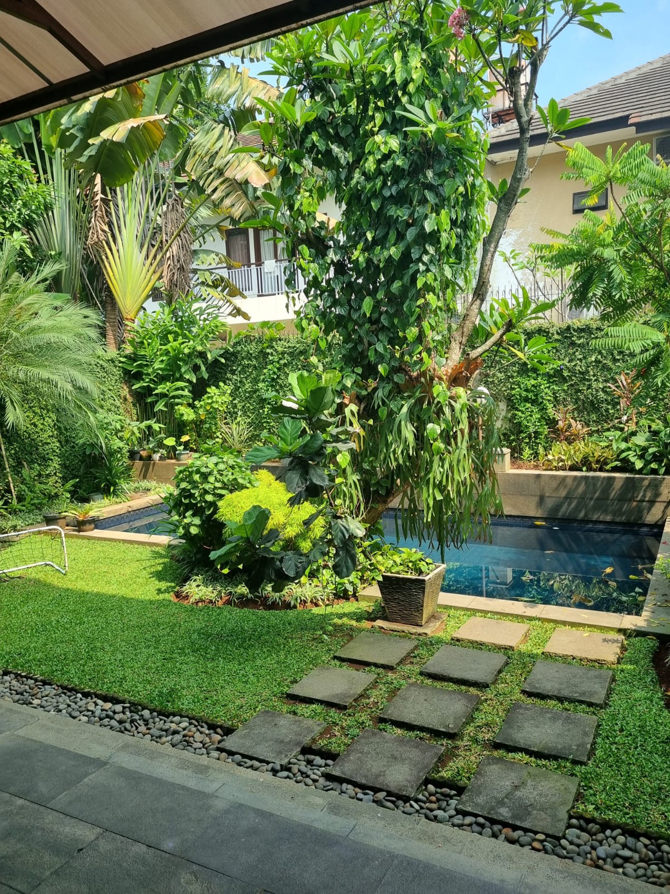 Dijual rumah bagus dalam cluster di Jagakarsa dengan security 24 jam