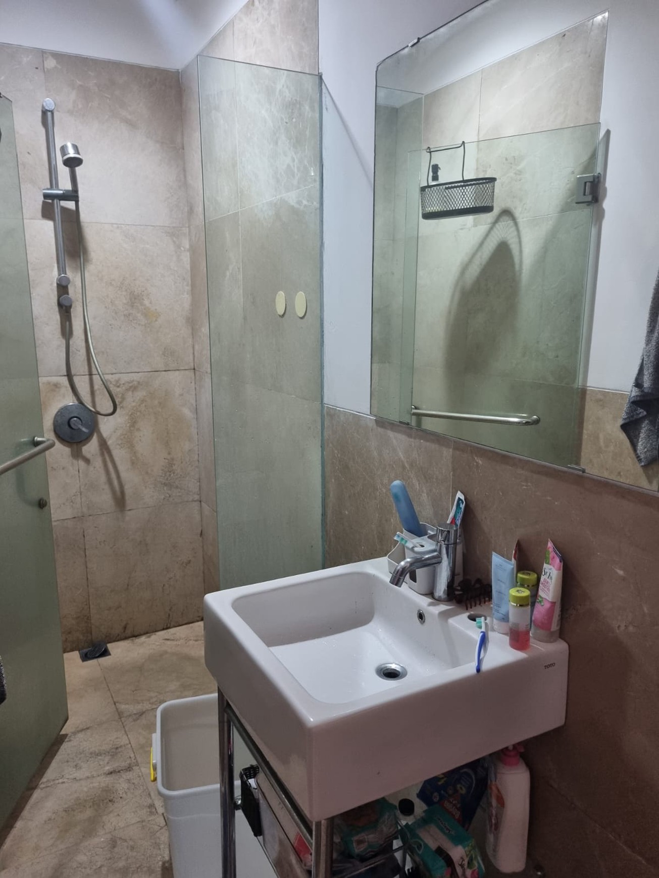 Dijual rumah bagus dalam cluster di Jagakarsa dengan security 24 jam
