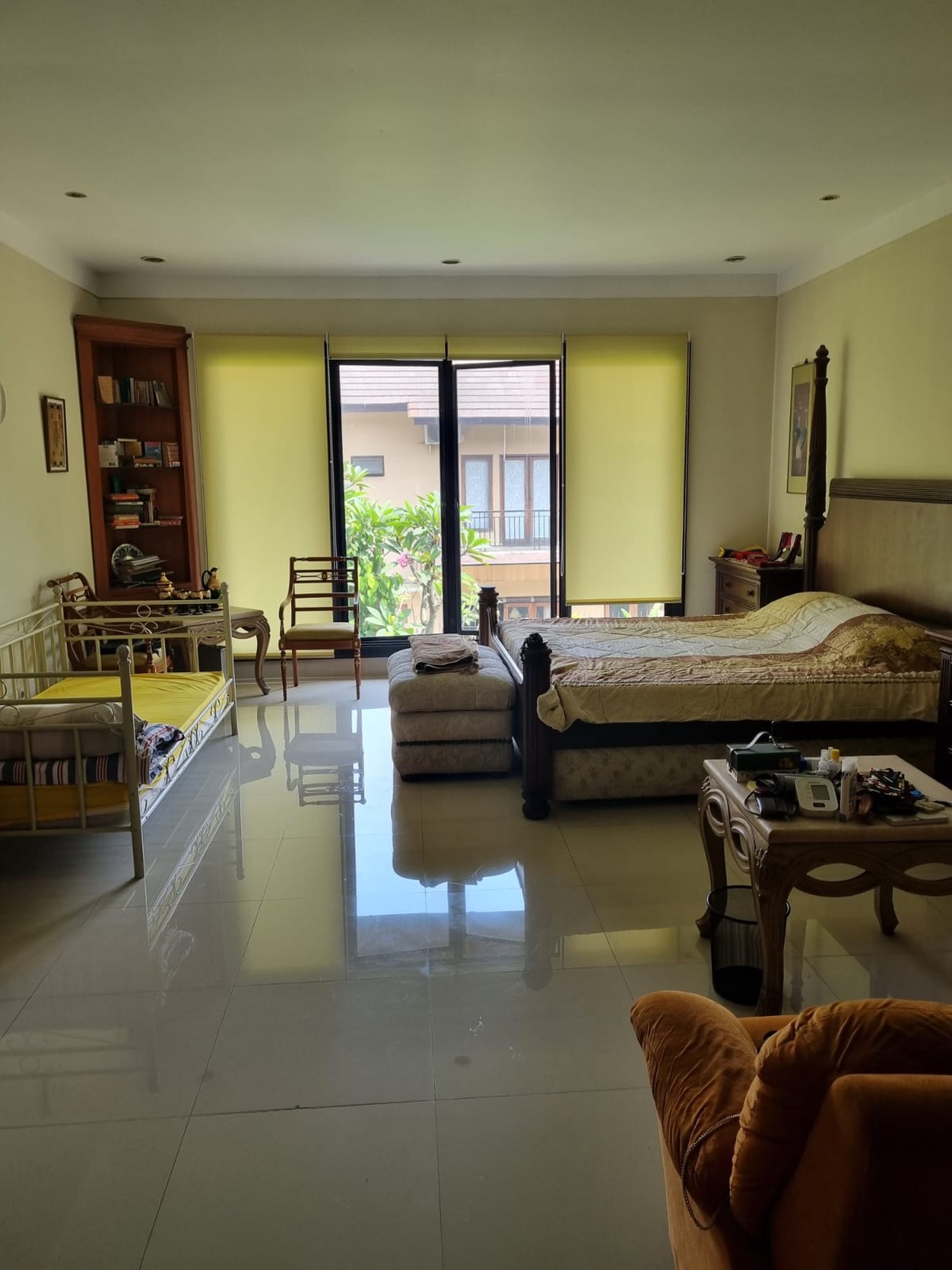 Dijual rumah bagus dalam cluster di Jagakarsa dengan security 24 jam