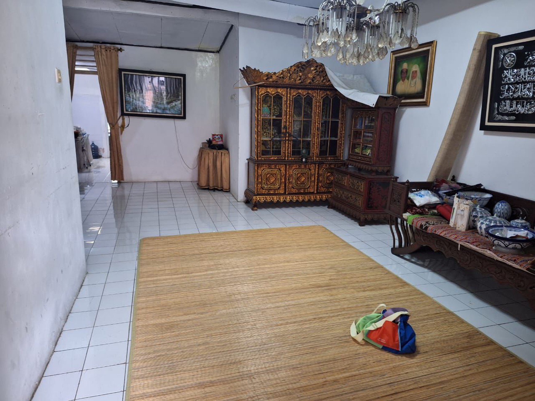 Dijual cepat rumah dekat stasiun MRT Lebak Bulus cocok untuk hunian atau kos-kosan