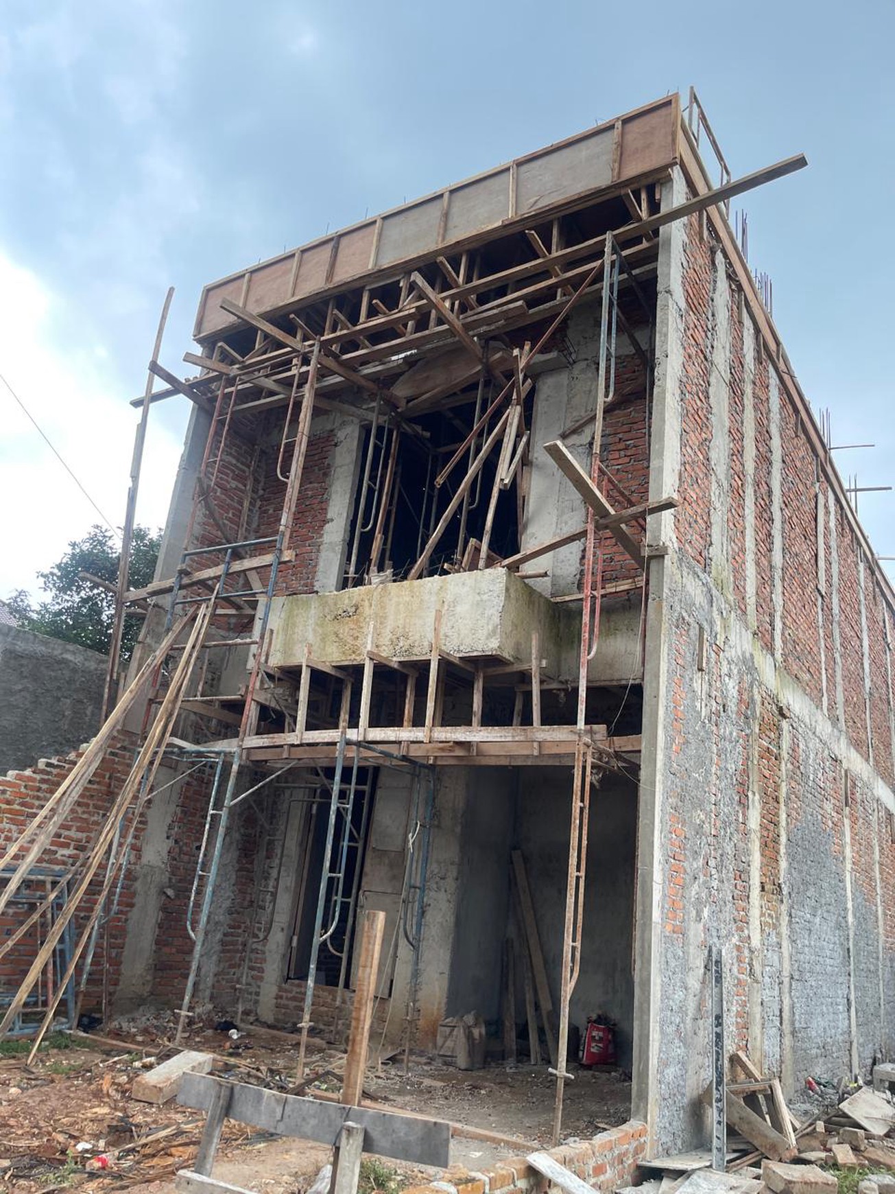 Dijual Town House Lebak Bulus Unit 16