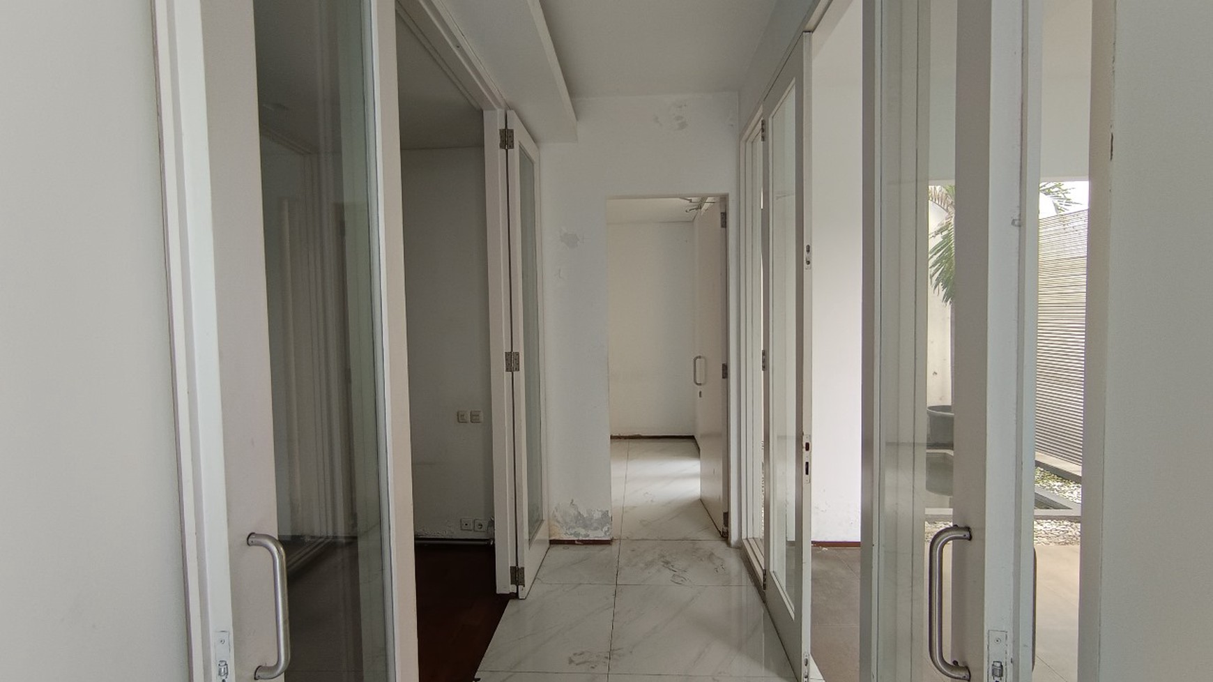 Dijual Rumah 2 Lantai Mewah Lokasi Strategis di Ciputat Timur, Banten
