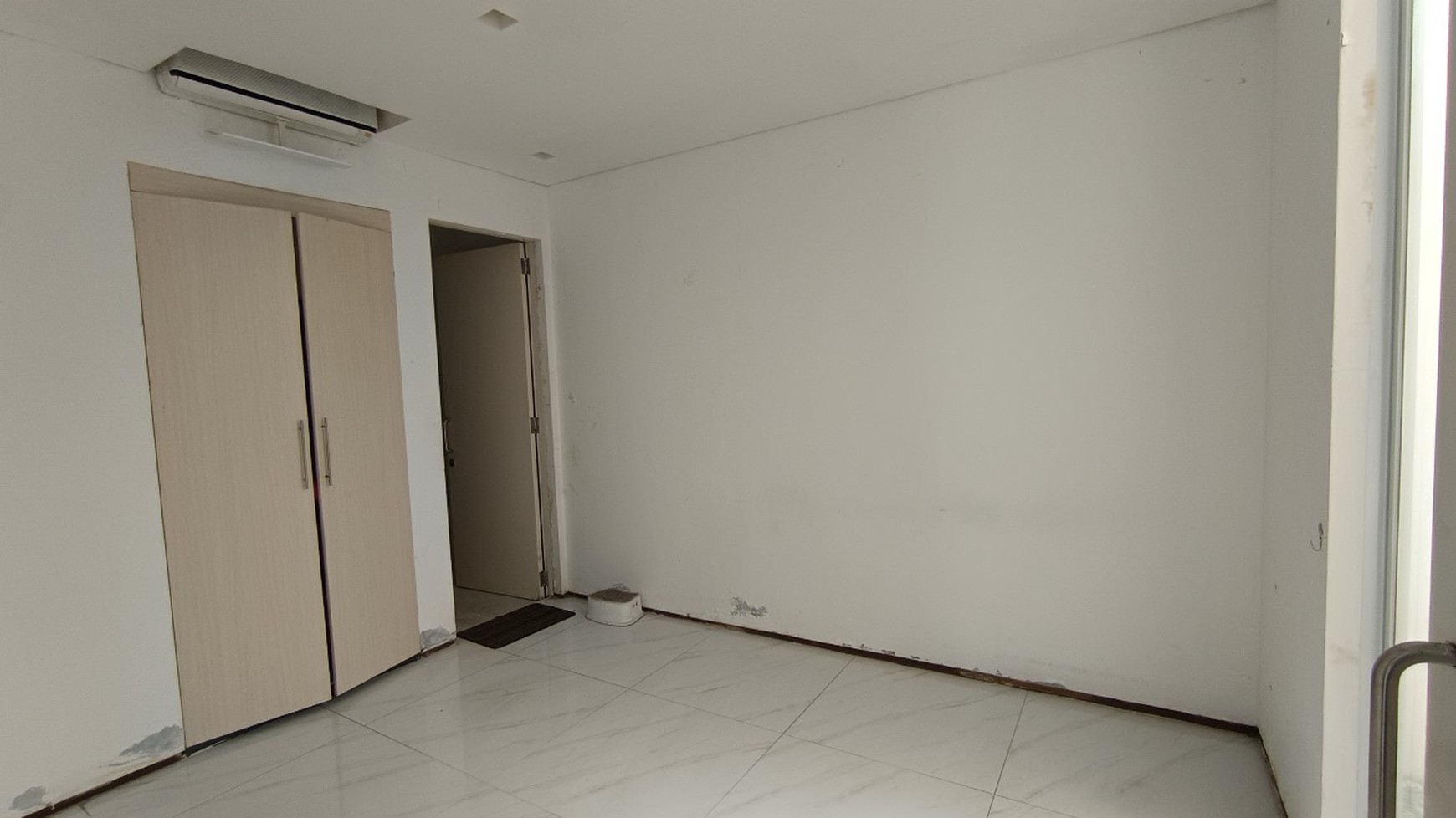Dijual Rumah 2 Lantai Mewah Lokasi Strategis di Ciputat Timur, Banten