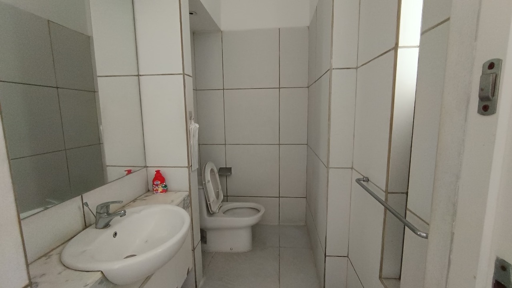Dijual Rumah 2 Lantai Mewah Lokasi Strategis di Ciputat Timur, Banten