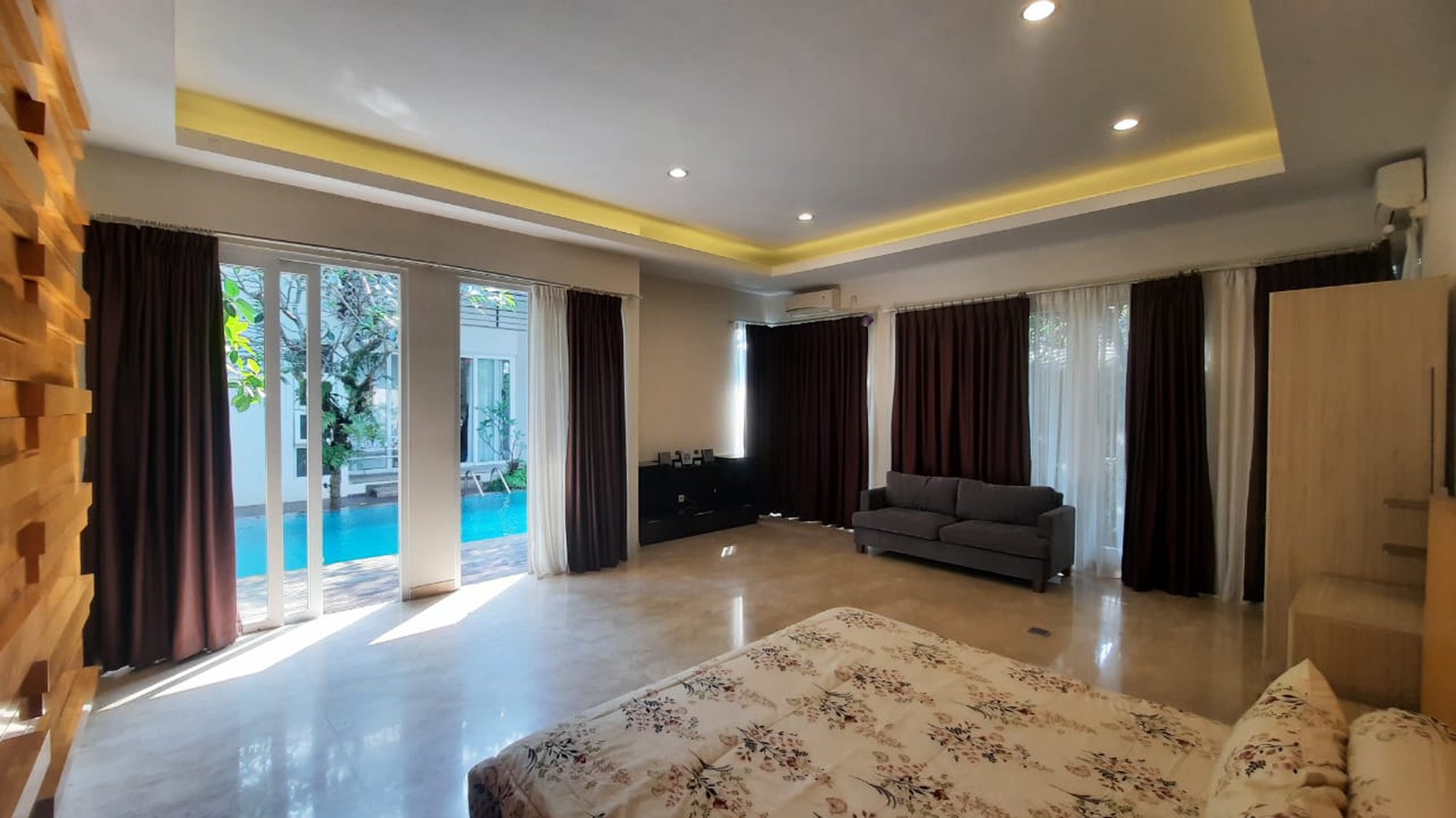 DIJUAL RUMAH DENGAN INTERIOR MEWAH DI JAGAKARSA