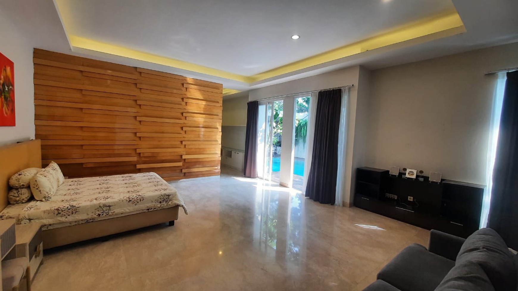 DIJUAL RUMAH DENGAN INTERIOR MEWAH DI JAGAKARSA