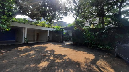 DIJUAL RUMAH DENGAN INTERIOR MEWAH DI JAGAKARSA 
