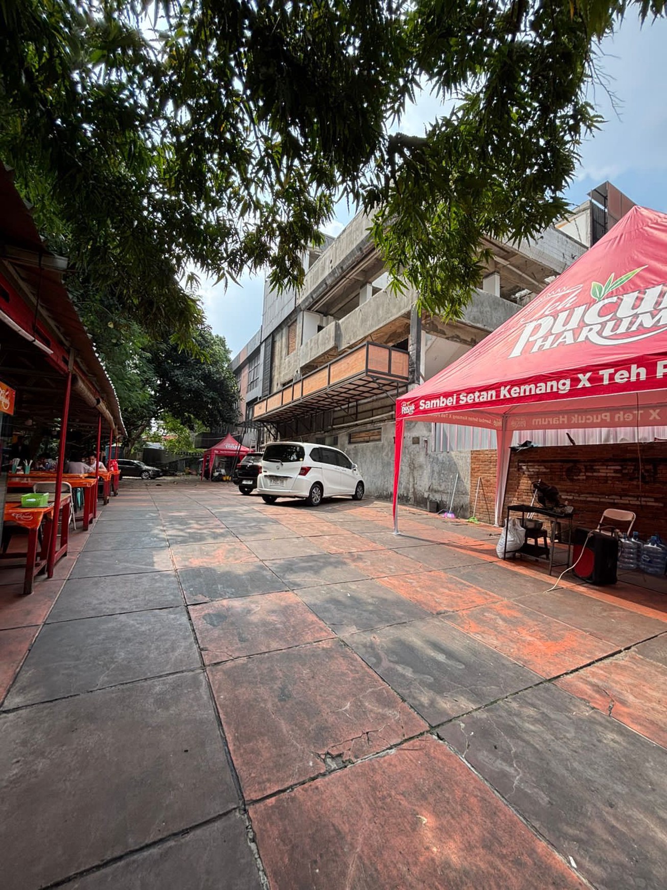Dijual gedung di Kemang